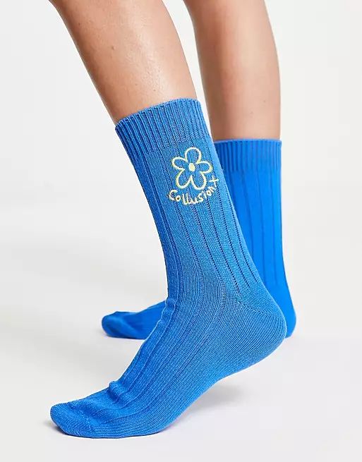 COLLUSION Unisex – Socken in Weiß mit Blumen-Logo | ASOS | ASOS (Global)