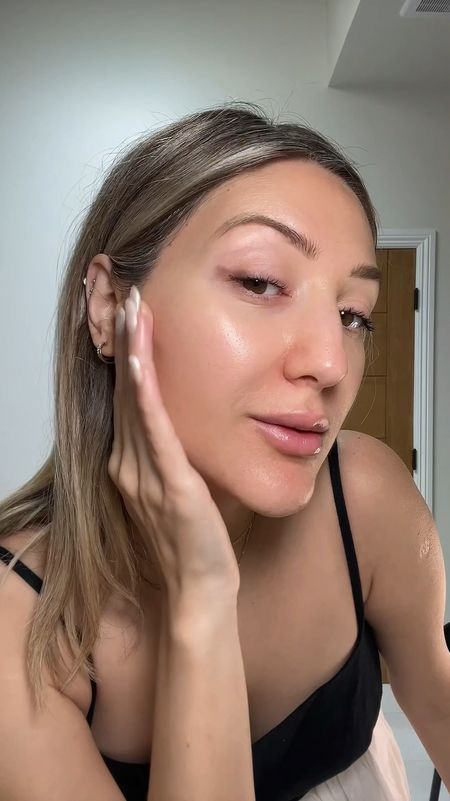 OK I AM IN LOVEEEE with this @goodjanesbeauty H20 My God Moisturizer!! If you want that glass-skin hydrated healthy glowy effect, TRUST ME, you need this. Love that the ingredients are all clean -includes collagen peptides, apple stem cells, and vitamin C and helps with fine lines/wrinkles and evens out your skin tone. Use my code PRENY20 for 20% off site-wide. #goodjanes #goodjanesbeauty #ad 

Skincare 
Skincare routine 
Moisturizer 
Glowy skin 
Clean beauty 


#LTKVideo #LTKfindsunder50 #LTKover40