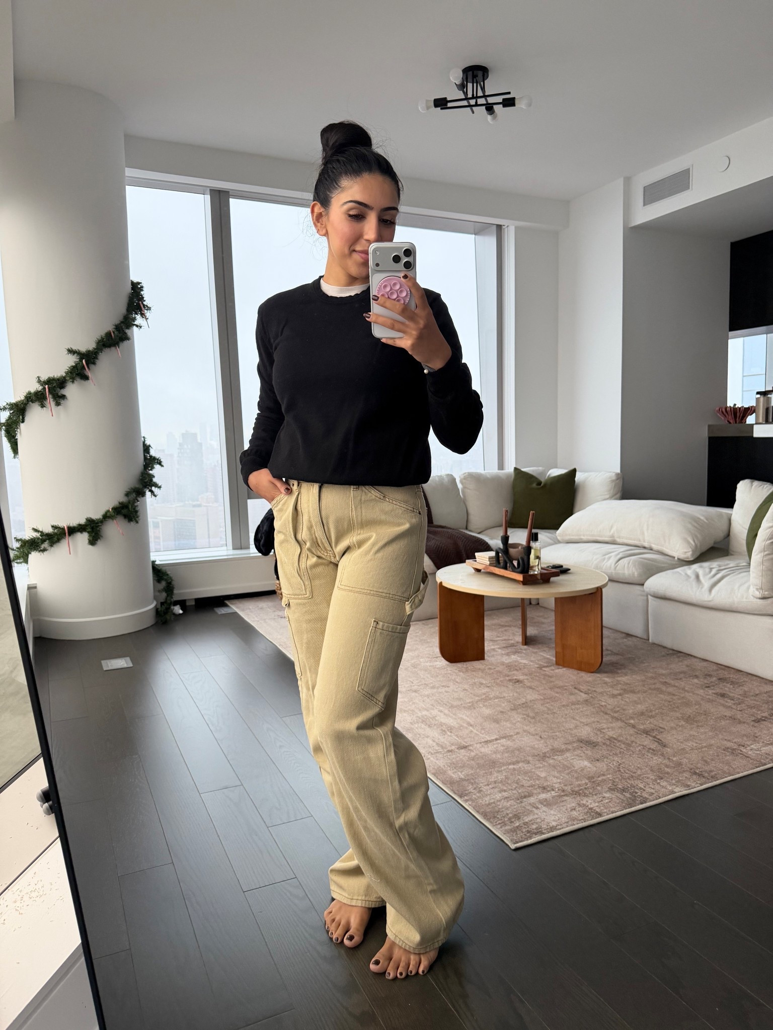 By far the most comfy jeans I own! @revolve 

#LTKGiftGuide #LTKootd #LTKgrwm