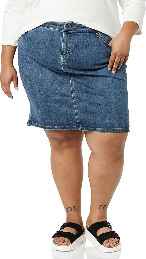 Amazon Essentials Women's Classic 5-Pocket Denim Skirt (Available in Plus Size) | Amazon (US)