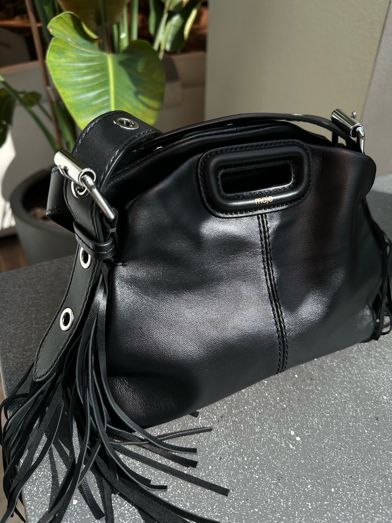 i’ve been so into fringe lately and this purse is EVERYTHING!!✨🖤

#LTKitbag #LTKGiftGuide #LTKstyletip