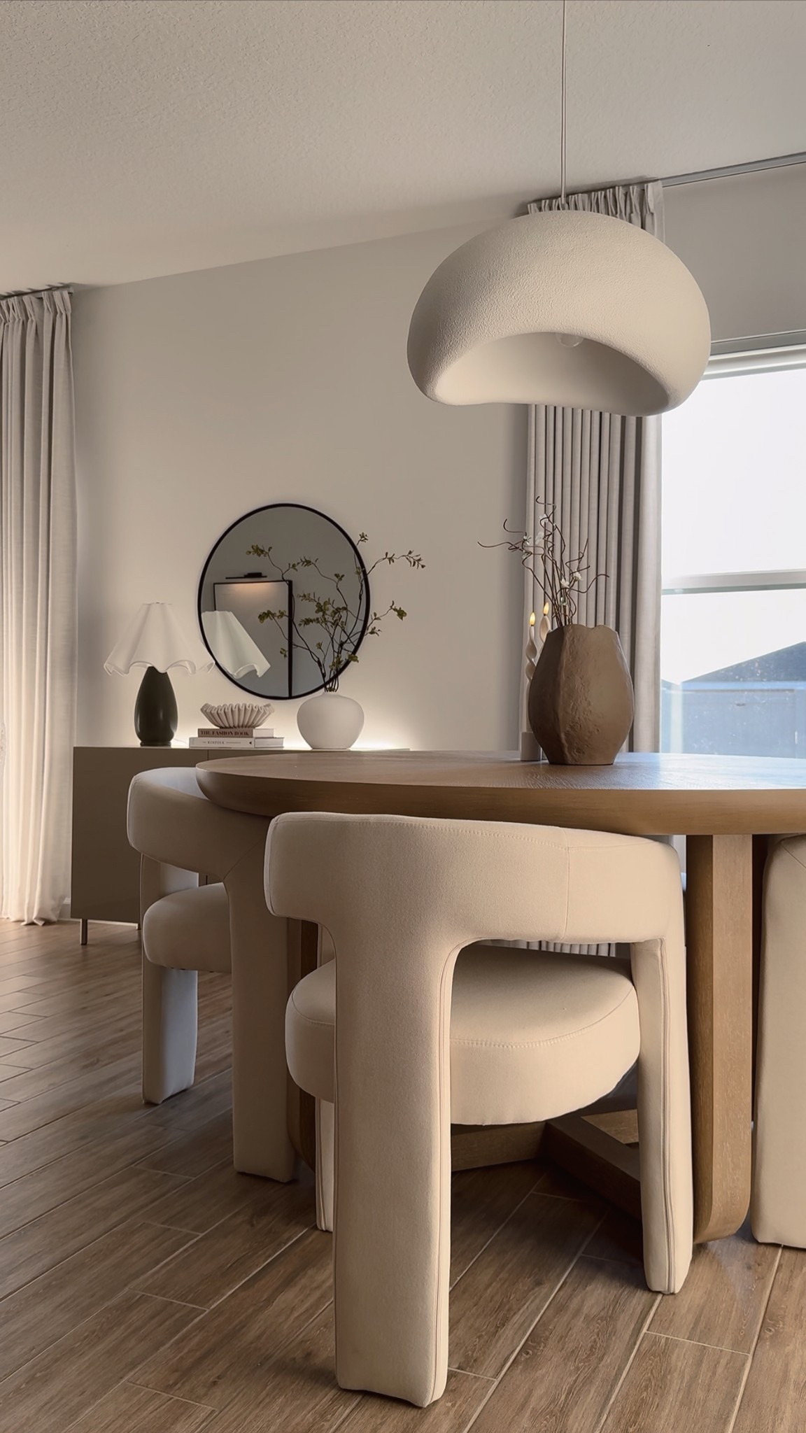 Neutral and modern dining room🤍☁️

#LTKU #LTKHome #LTKSeasonal