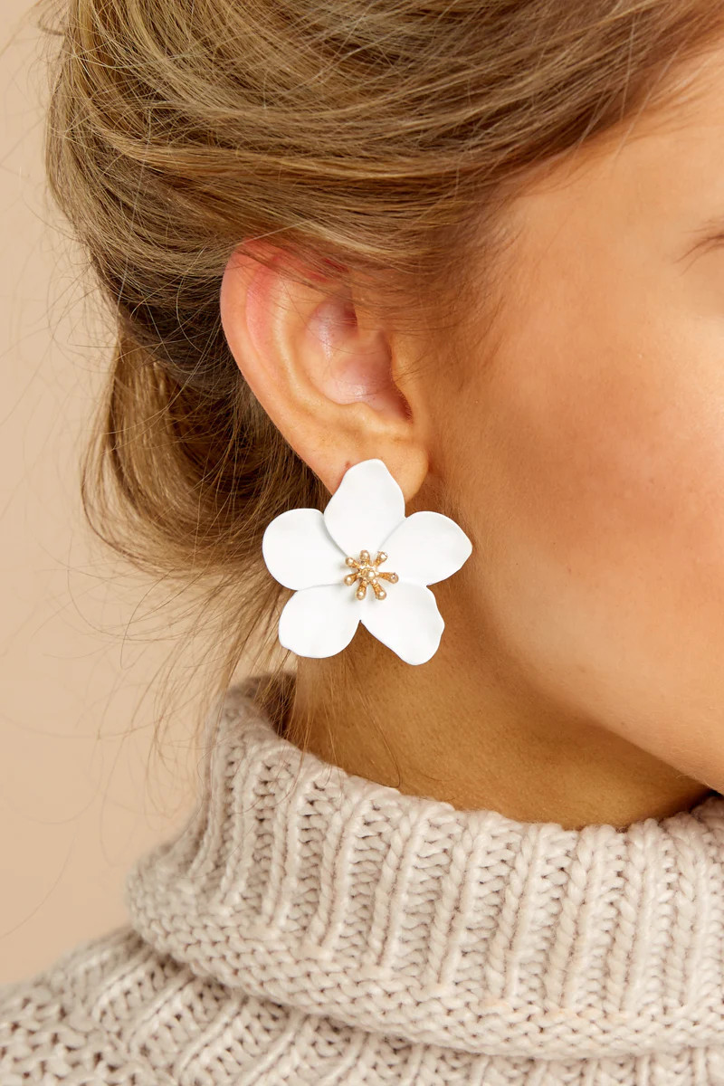 If You See Her White Acrylic Earrings | Red Dress 