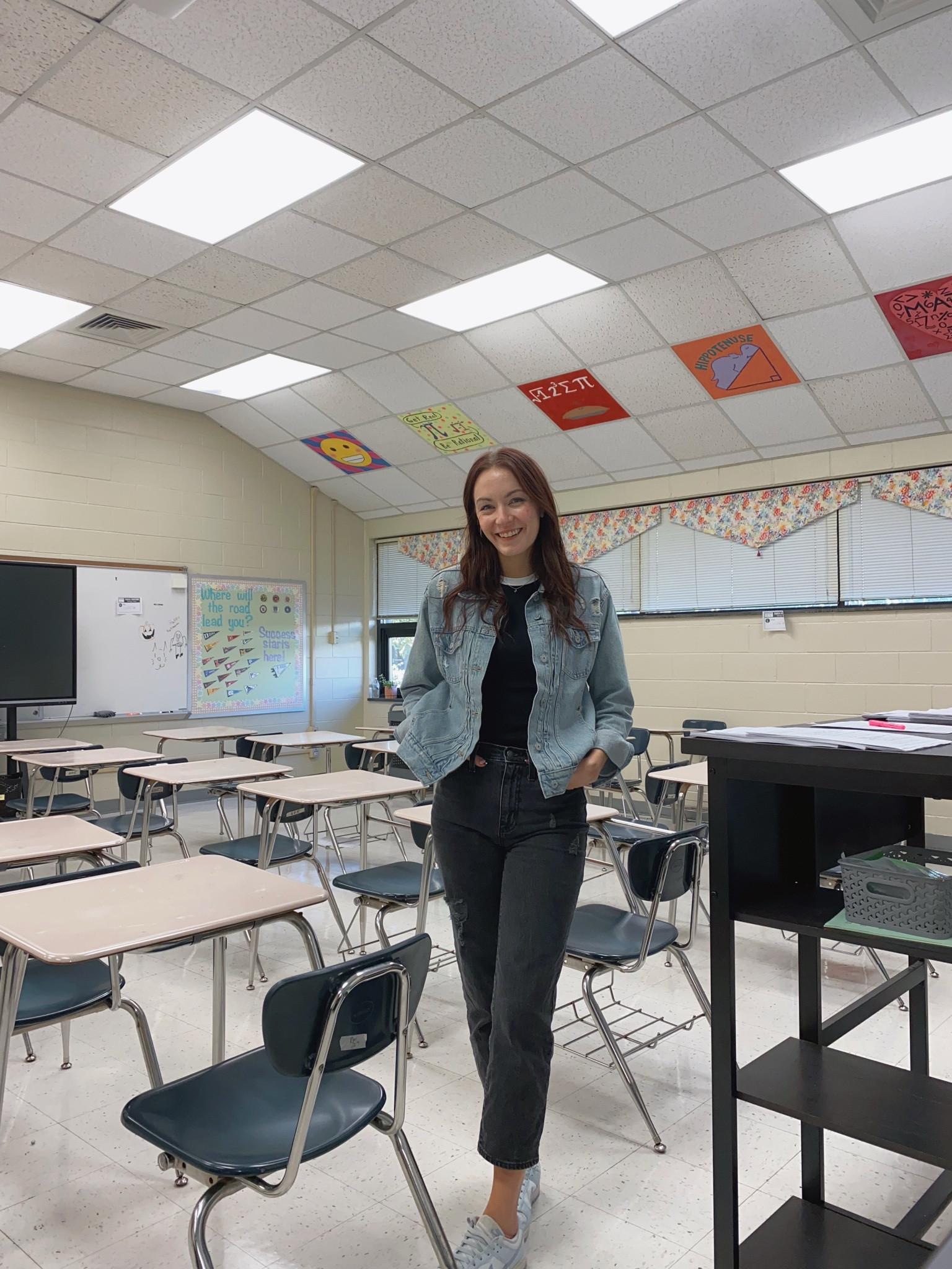 todays teacher ootd 🦃💙

jeans: size 2 (linked similar) 
tank: size small
jean jacket: size small (linked similar)
shoes: size 9