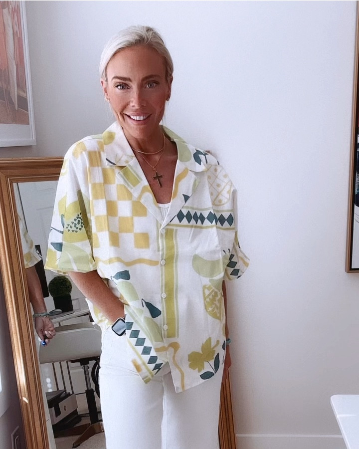 Can’t stop won’t stop with THIS FIT IT IS TOOOOO GOOOOOD!!! 🤌
I’m an XS in the top | 27 in the jeans (I sized up) | 9 in the sandals 
HAPPY FREAKIN SHOPPING GIRLFRIENDS THIS FIT IS IT! ❤️‍🔥
Xoxo,
CeCe ☀️

#LTKU #LTKSeasonal #LTKFindsUnder100