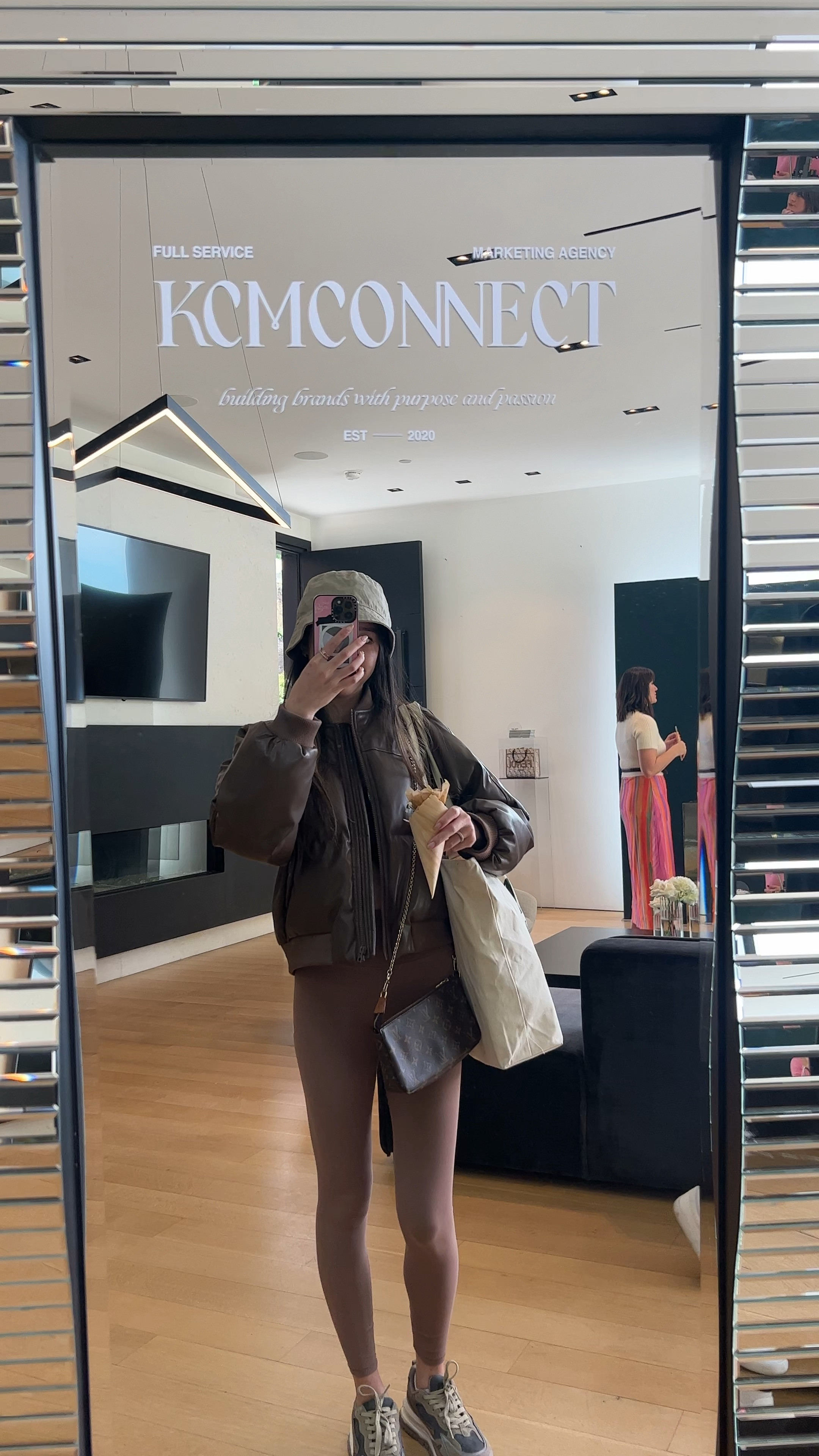 Holiday season outfit perfect for the gym and errands xx wearing XS in vuori set 

#LTKU #LTKVideo #LTKSeasonal