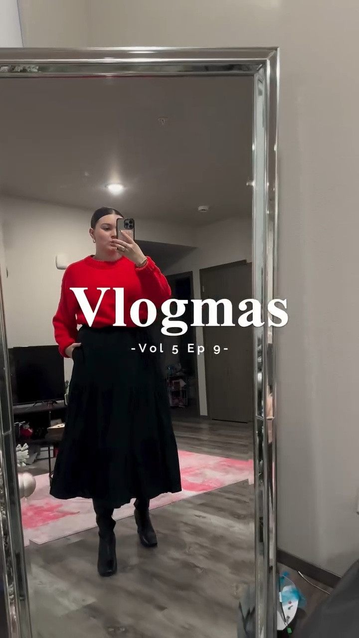 Anyone else hate laundry too??

Welcome to a chill vlogmas episode 9! Kicked off the week with some work excitement and cleaning 😆

#laundryday #vlogmas #vlogmasday9 #mondayinmylife #dailyvlogs #cleanwithme

#LTKdayinmylife #LTKHoliday #LTKvlog