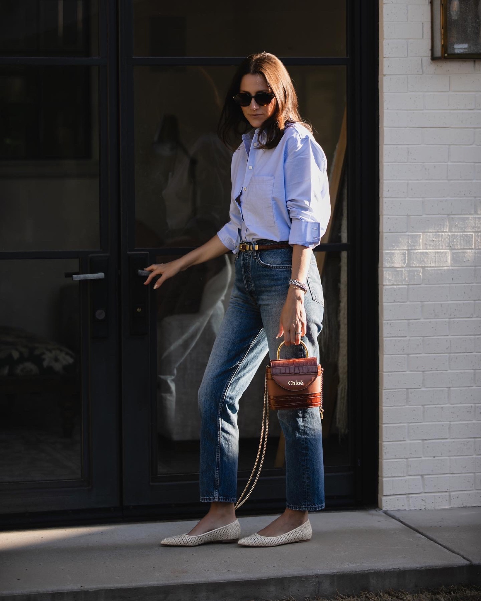 Minimal outfit idea / capsule outfit idea

Blue jeans
Ayr blue button up
Sam Edelman flats 

#LTKstyletip #LTKFind #LTKshoecrush