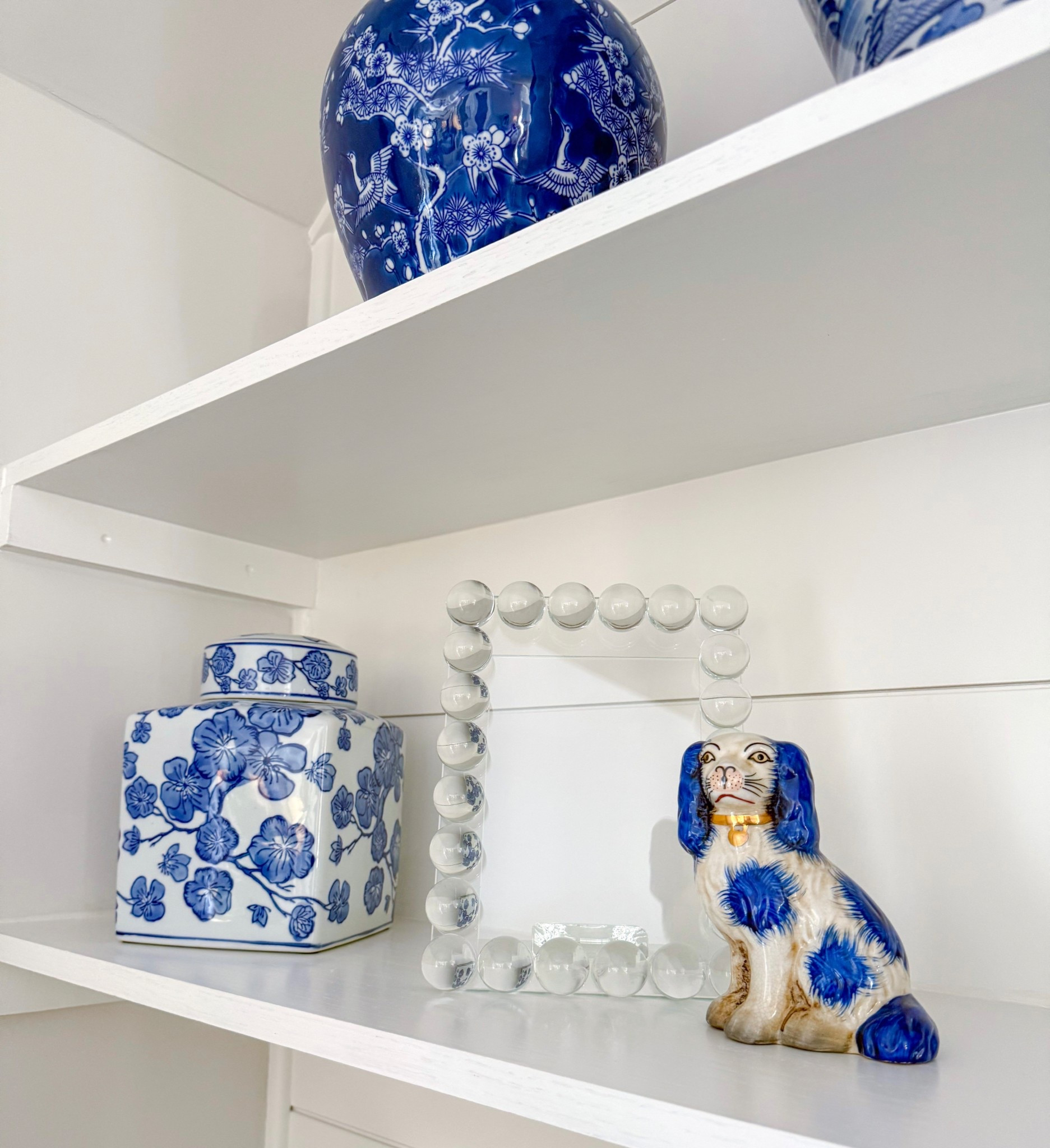 frame, home decor, bubble frame, southern home, shelf decor, shelf styling, blue and white home, chinoiserie, grandmillenial, Amazon, Amazon home

#LTKHome #LTKFindsUnder100