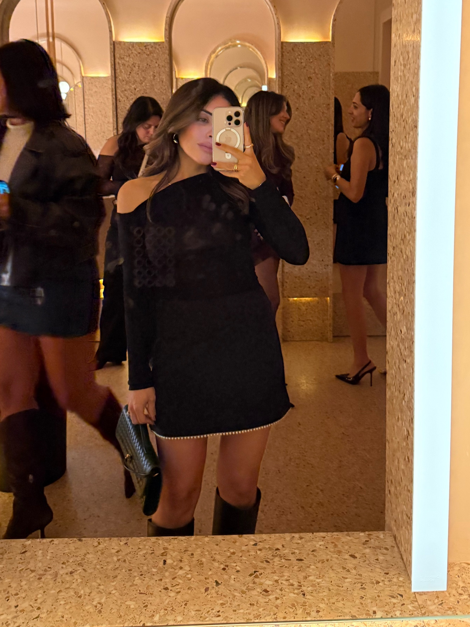 Top - XS
Skirt - XS 

#LTKautumn #LTKpartywear #LTKstyletip