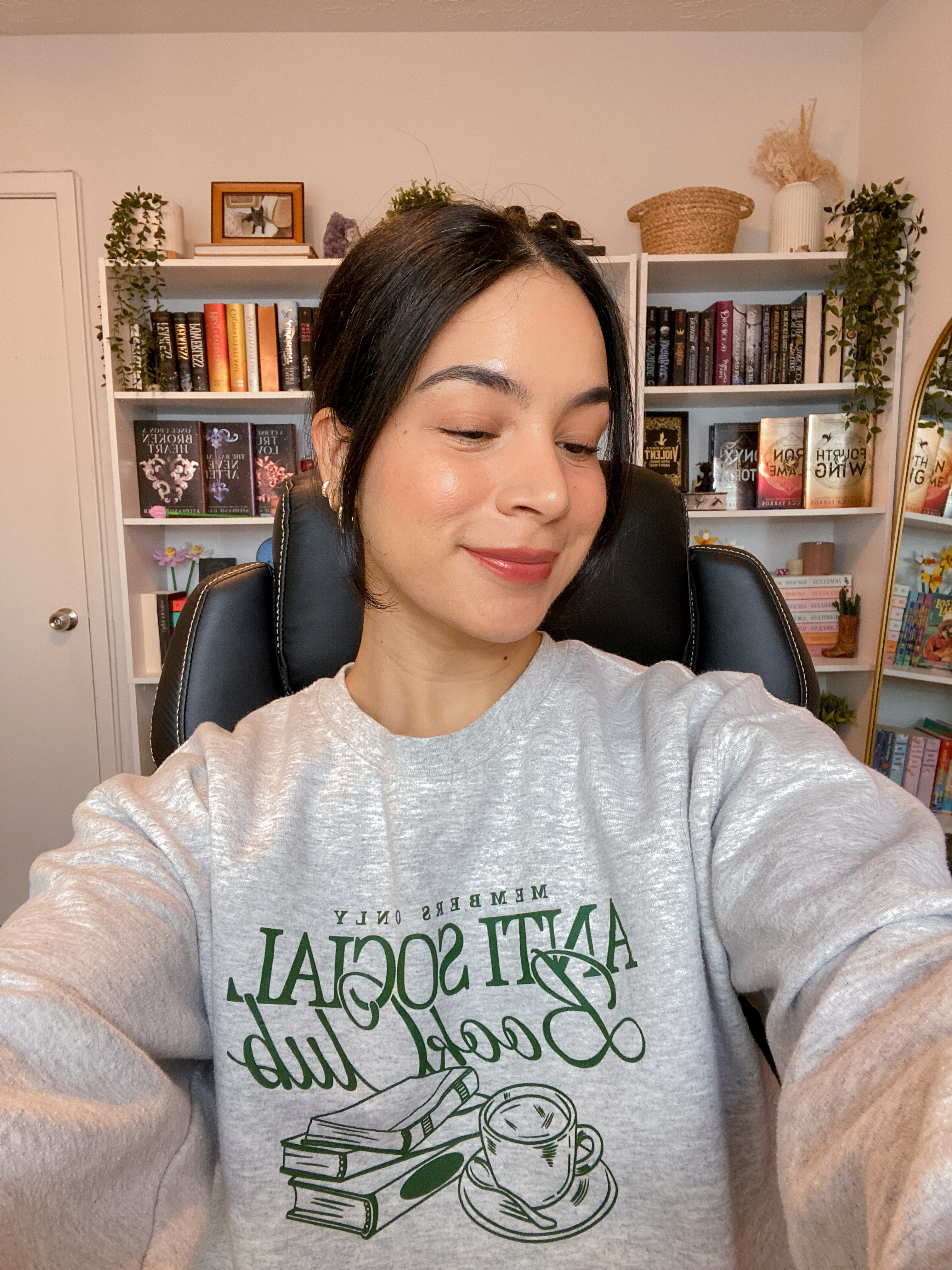 my simple winter makeup routine 💄✨ simple winter makeup routine, everyday winter makeup, natural winter makeup look, easy makeup routine, minimal makeup routine, glowy winter makeup, soft glam winter look, quick makeup routine, daily makeup routine, beginner friendly makeup, ulta beauty makeup, drugstore and luxury makeup, high low makeup routine, affordable makeup finds, luxury beauty favorites, ulta beauty haul, mixed makeup routine, best everyday makeup products, natural glam makeup, clean girl makeup, no makeup makeup look, soft neutral makeup, everyday glam, effortless makeup look, fresh face makeup, cozy winter makeup  

 #LTKdayinmylife #LTKgrwm #LTKootd