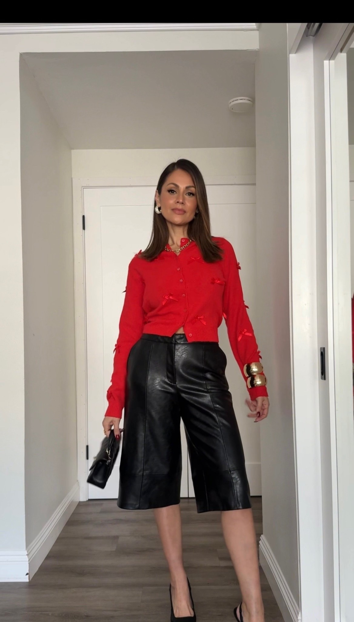 This red cardigan from Target is gorgeous on! 

#LTKGiftGuide #LTKHoliday #LTKStyleTip