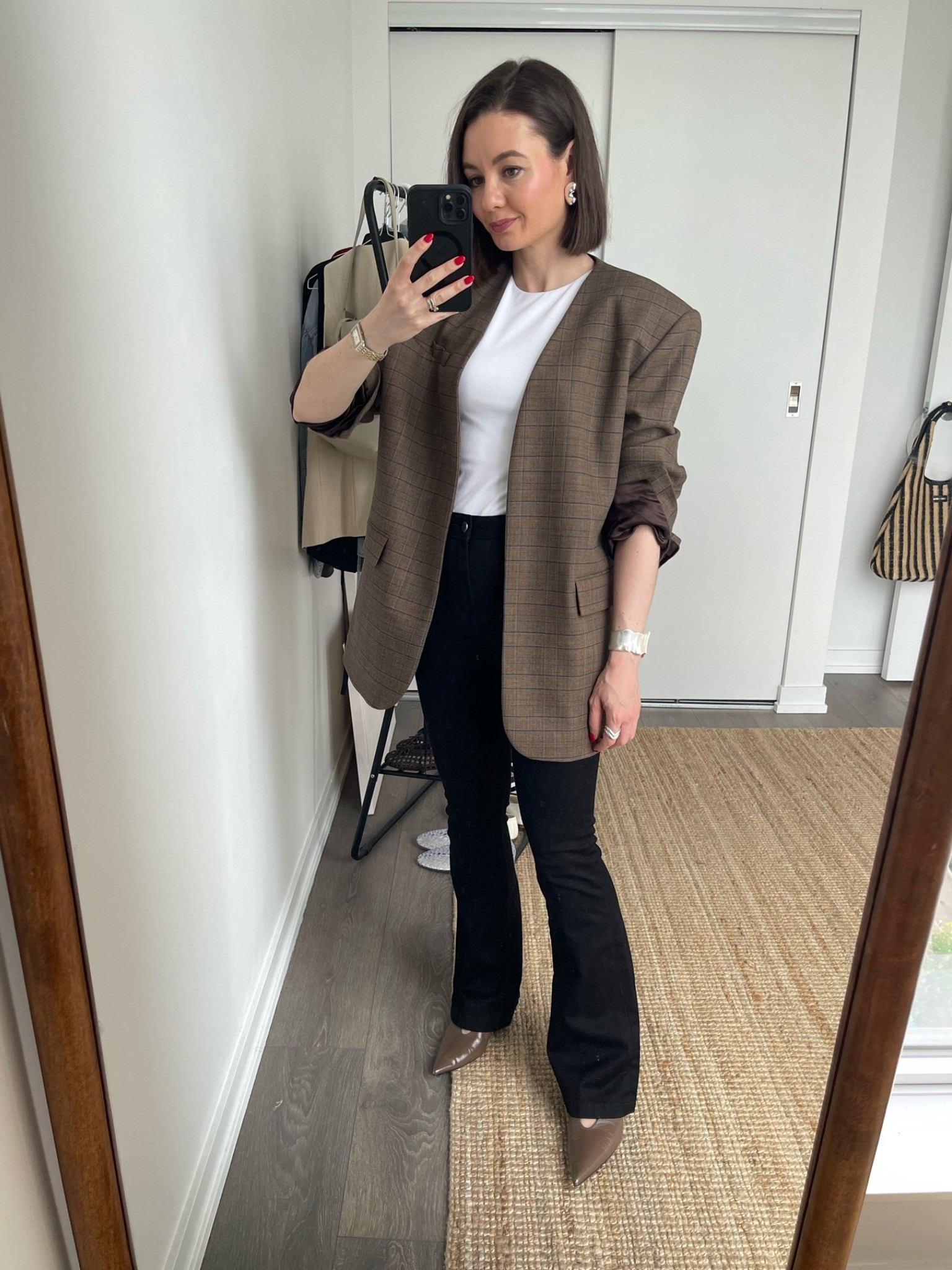 Always a chic combination - oversized blazer and flared jeans.

#LTKsummer #LTKcanada