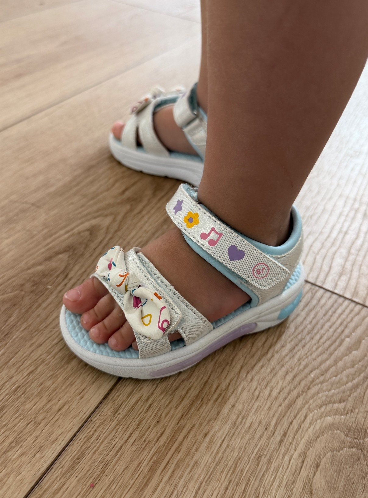 New stride rite Mrs. Rachel toddler shoes!!! They light up too 🙌🏼🩷 #striderite #toddlershoes

#LTKBaby #LTKKids