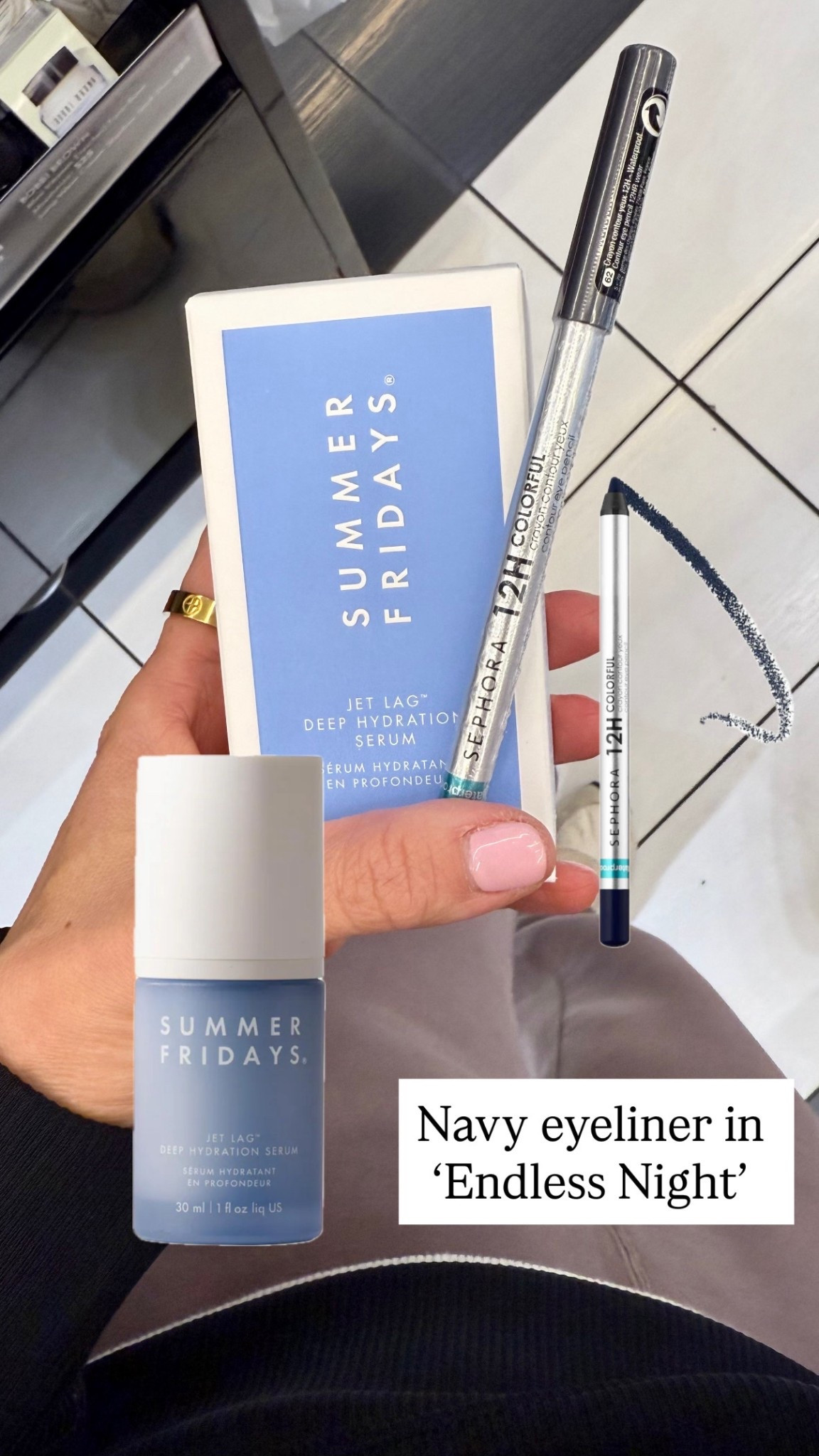 What I picked up at Sephora tonight! 

Summer Fridays Jet Lag Deep Hydration serum + navy eyeliner in ‘endless night’ from the Sephora Collection ✨