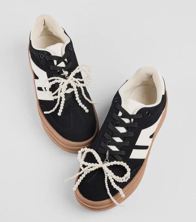 Luxe Faux Pearl Bow Shoe Charm | Windsor Stores