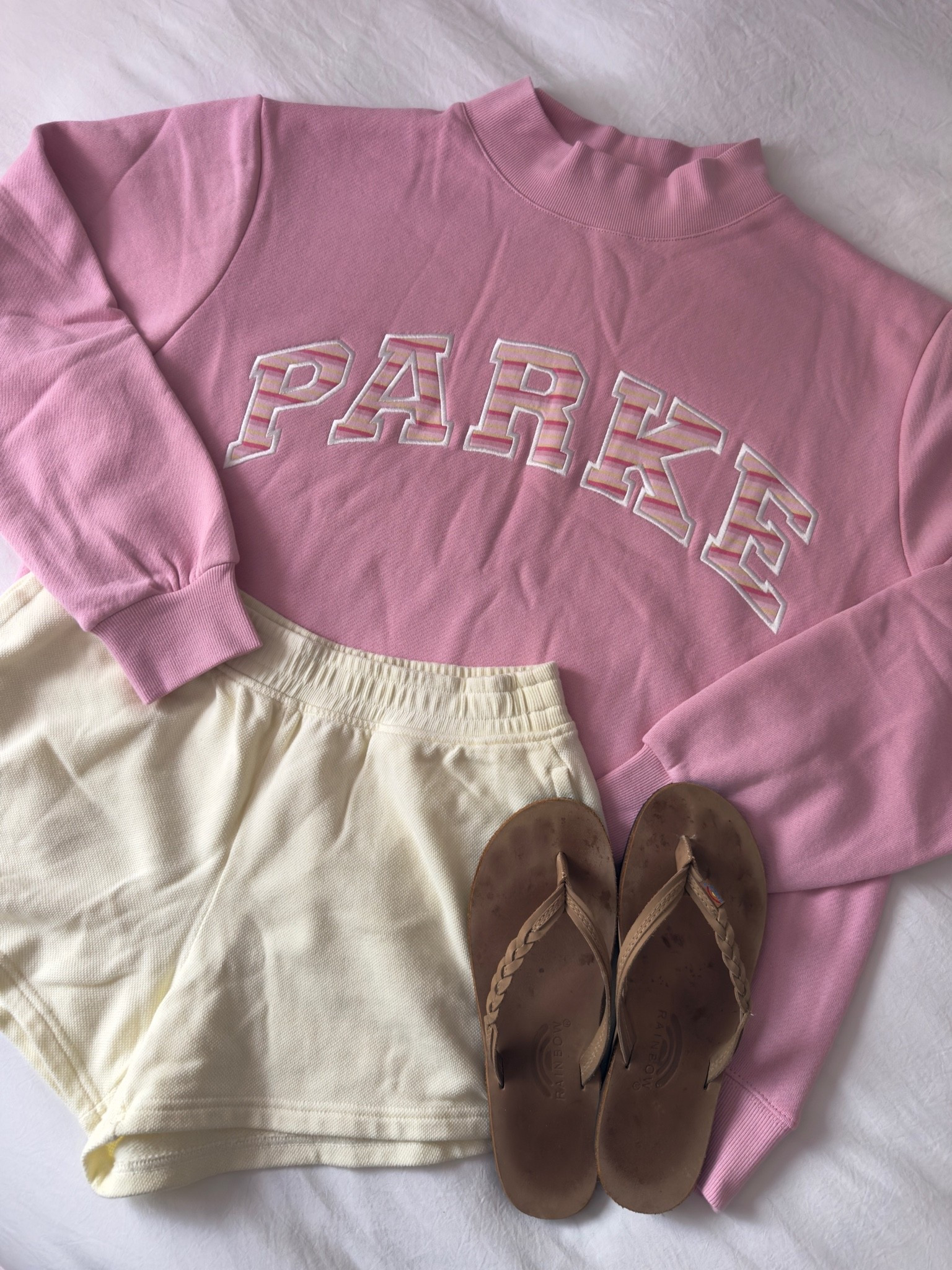 Obsessed 💛

#parke #parkeinspo #summerfridays #sweetpea #comfy #sweatshirt #mockneck #stripes

#LTKootd