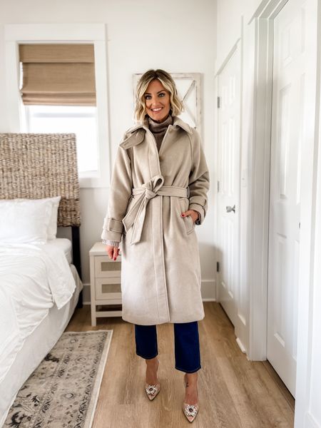 This coat is currently 20% off! I am wearing an XS! A great staple piece 👏

Loverly Grey, Abercrombie sale

#LTKHoliday #LTKsalealert #LTKstyletip