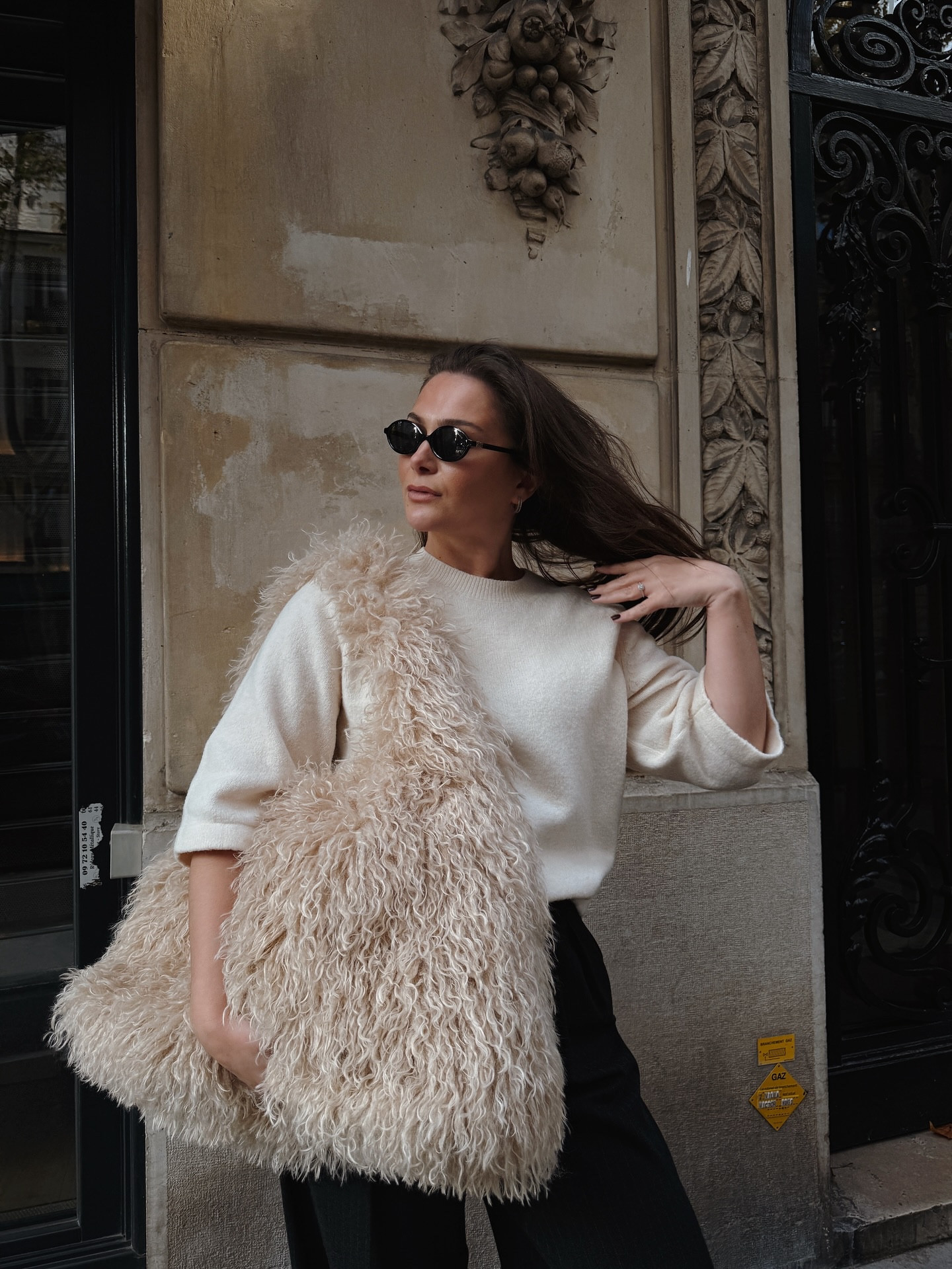 The bag carried the look. (literally) 🍂