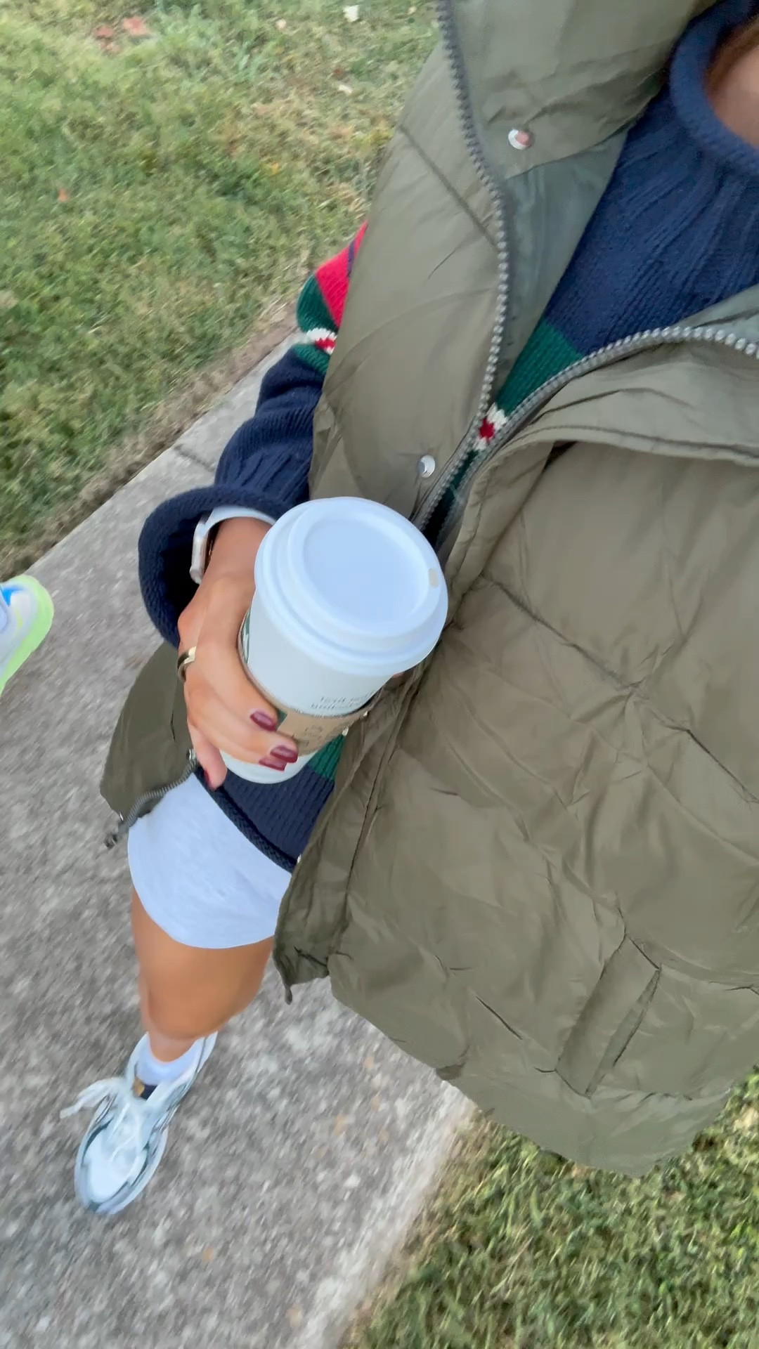 Chill fall morning walk

#LTKStyleTip #LTKSeasonal #LTKFindsUnder50