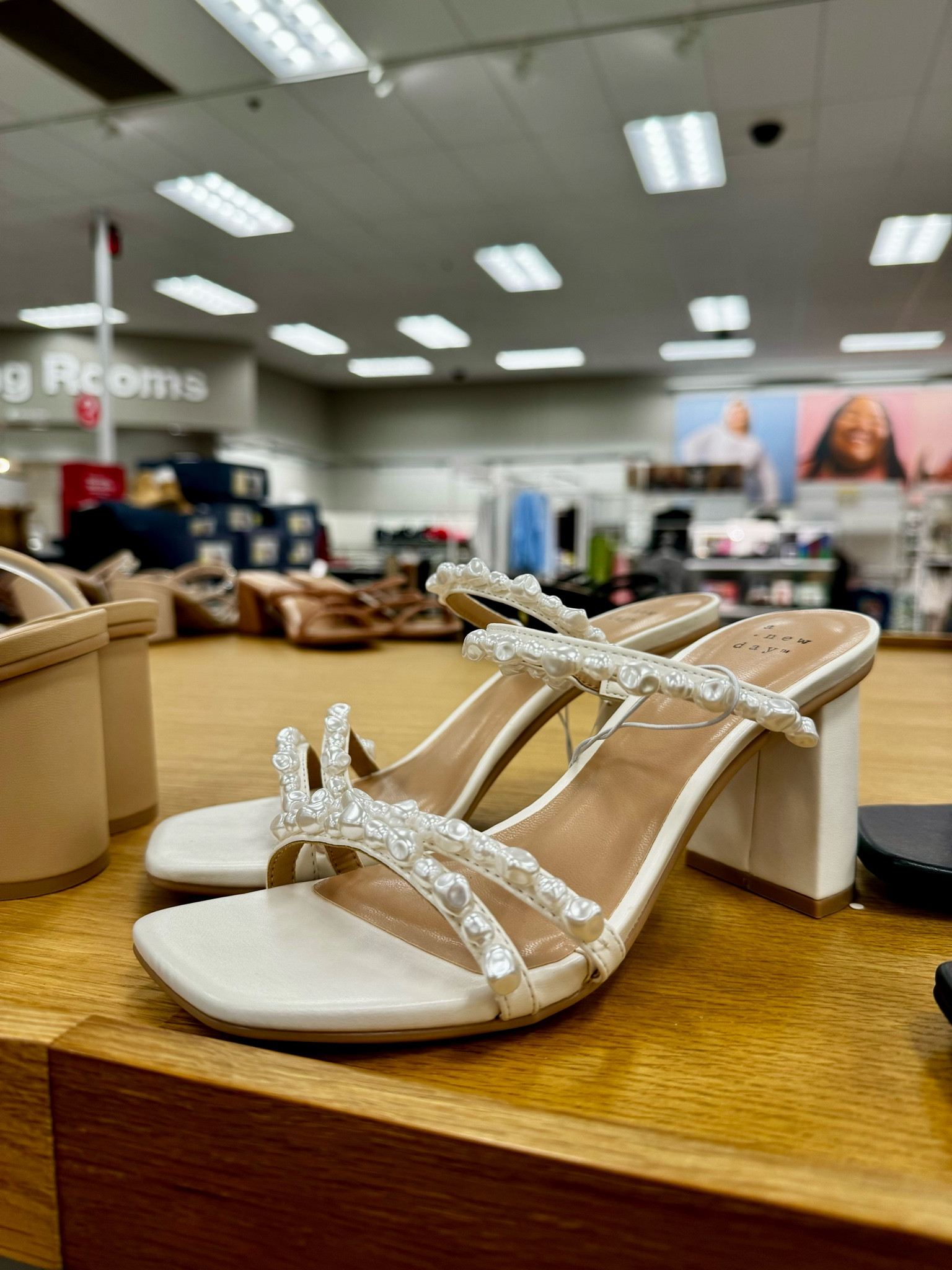 It’s giving bride 👰‍♀️ 🤍

#LTKshoecrush #LTKfindsunder50 #LTKstyletip