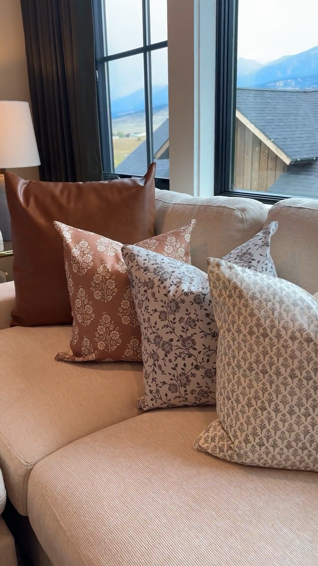 A neutral living room refresh that feels warm, timeless, and elevated. I focused on layered textures, soft neutrals, and everyday pieces that work year-round.


#LTKmomlife #LTKHome #LTKdayinmylife