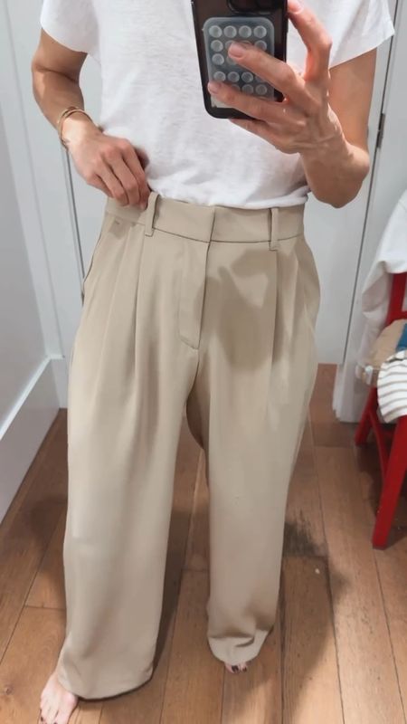New Spring Gap Picks On Sale 🙌🏼

High-waisted pleated trousers with this linen blend polo. Love that these pleated trousers are not too long- so you can wear a flat shoe and a more casual look. Tts. 

#LTKover40 #LTKsalealert #LTKVideo
