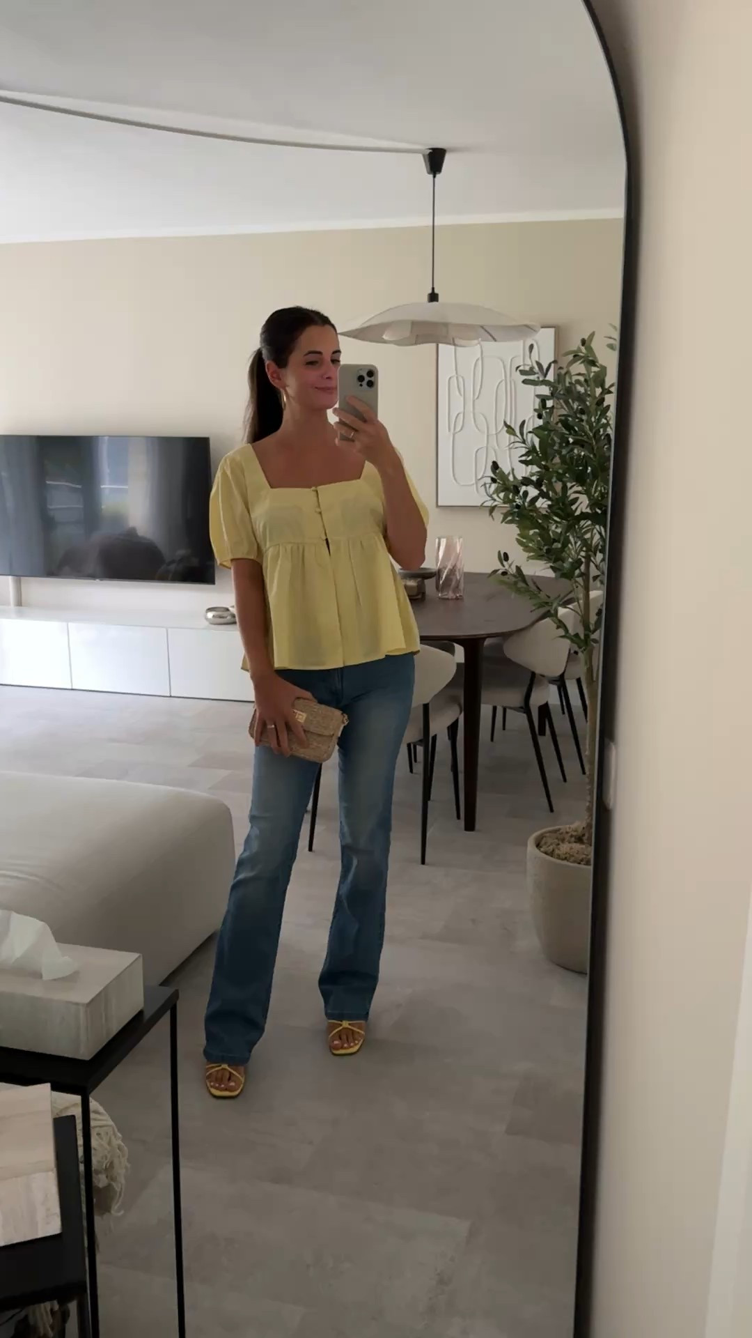 Bonprix Summer Outfit

Yellow Bluse Puffärmel bootcut jeans high heels Pantoletten Sandaletten Handtasche Stroh butter 

#LTKdeutschland #LTKmidsize #LTKsale