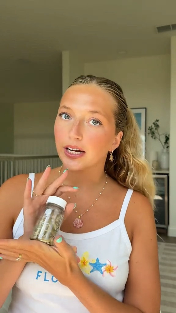 🫶🏼 the prenatals I took! @Ritual #RitualPartner GRETAWILSON25 for 25% off your first month of Ritual