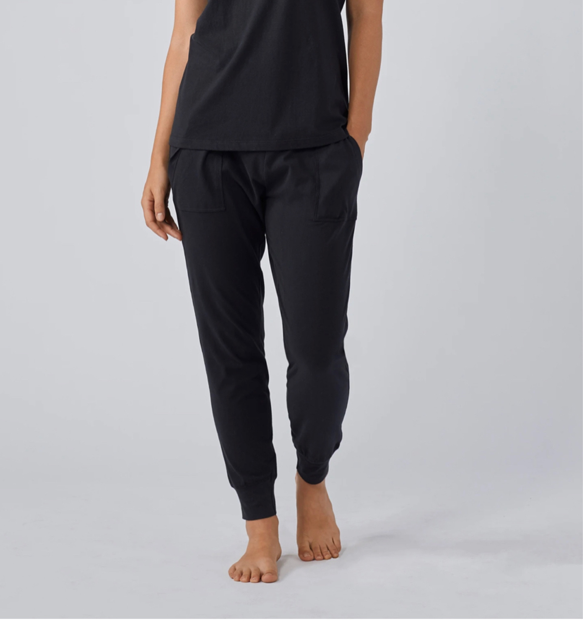 Yesterday I told you about my favorite organic cotton robe. Today I’m sharing my favorite organic cotton pajamas. I live in these and get the best sleep. Sometimes other fabrics can really bother me with my allergic contact dermatitis allergies. Thankful for these! And at 25% off, they’re a great deal!

#LTKsalealert #LTKstyletip #LTKFind