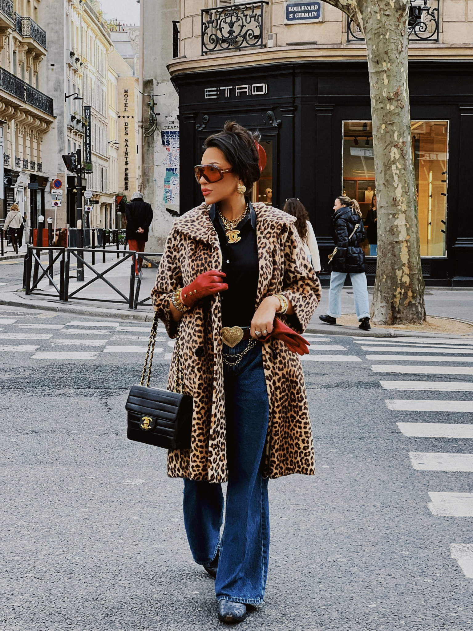 Chic casual outfit Leopard print coat baggy jeans red leather gloves oversized sunglasses 

#LTKstyletip #LTKsalealert #LTKfindsunder50