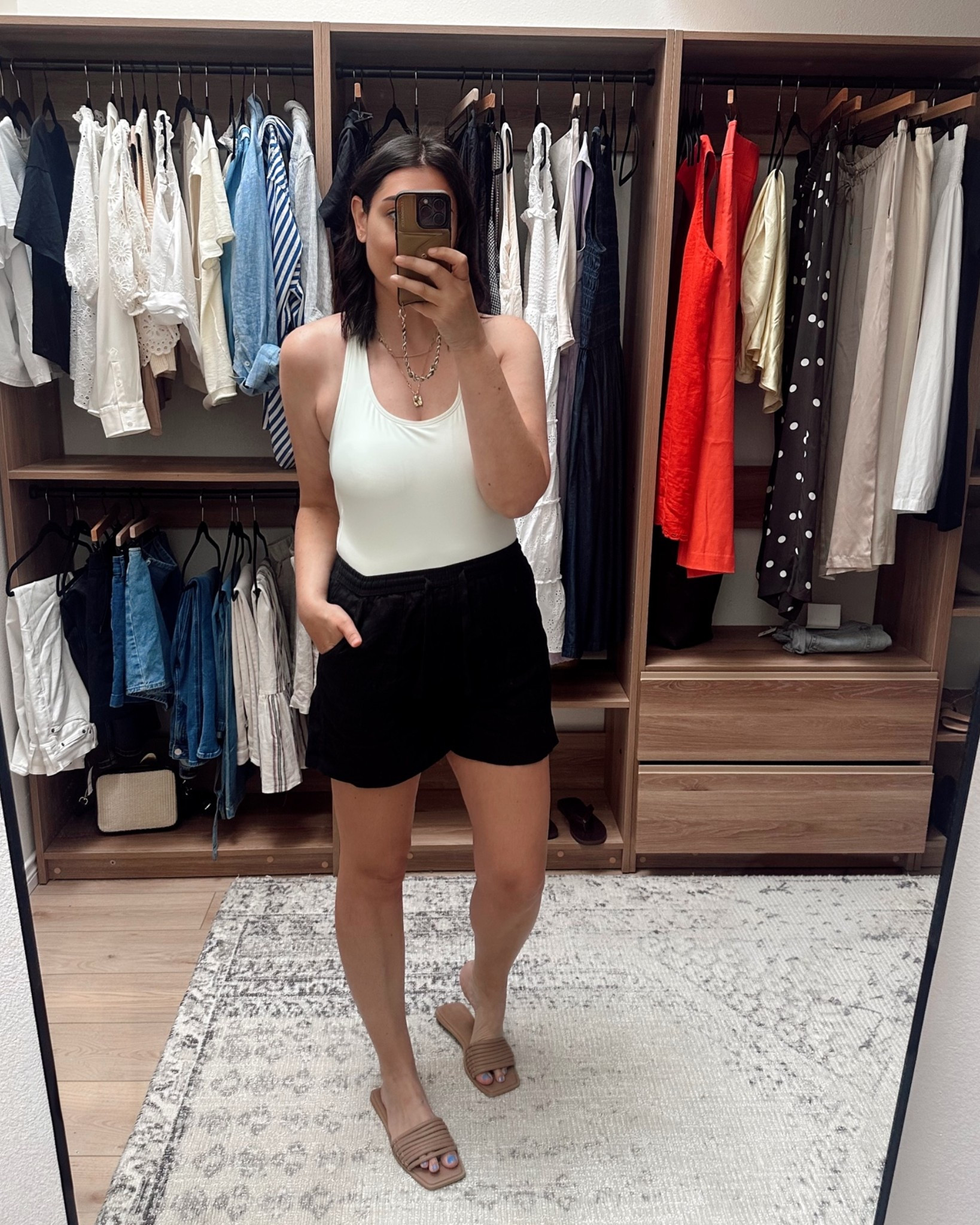 One of my favorite suits for summer from @Quince 

I’m in the large for length, otherwise it’s a looser fit.