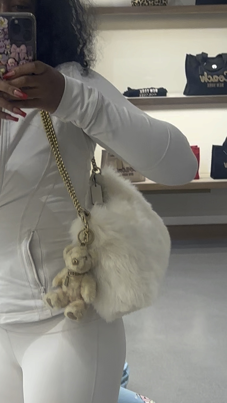 I’m obsessed with this shearling bag! So cute, fluffy, and girly 

#LTKSeasonal #LTKItBag