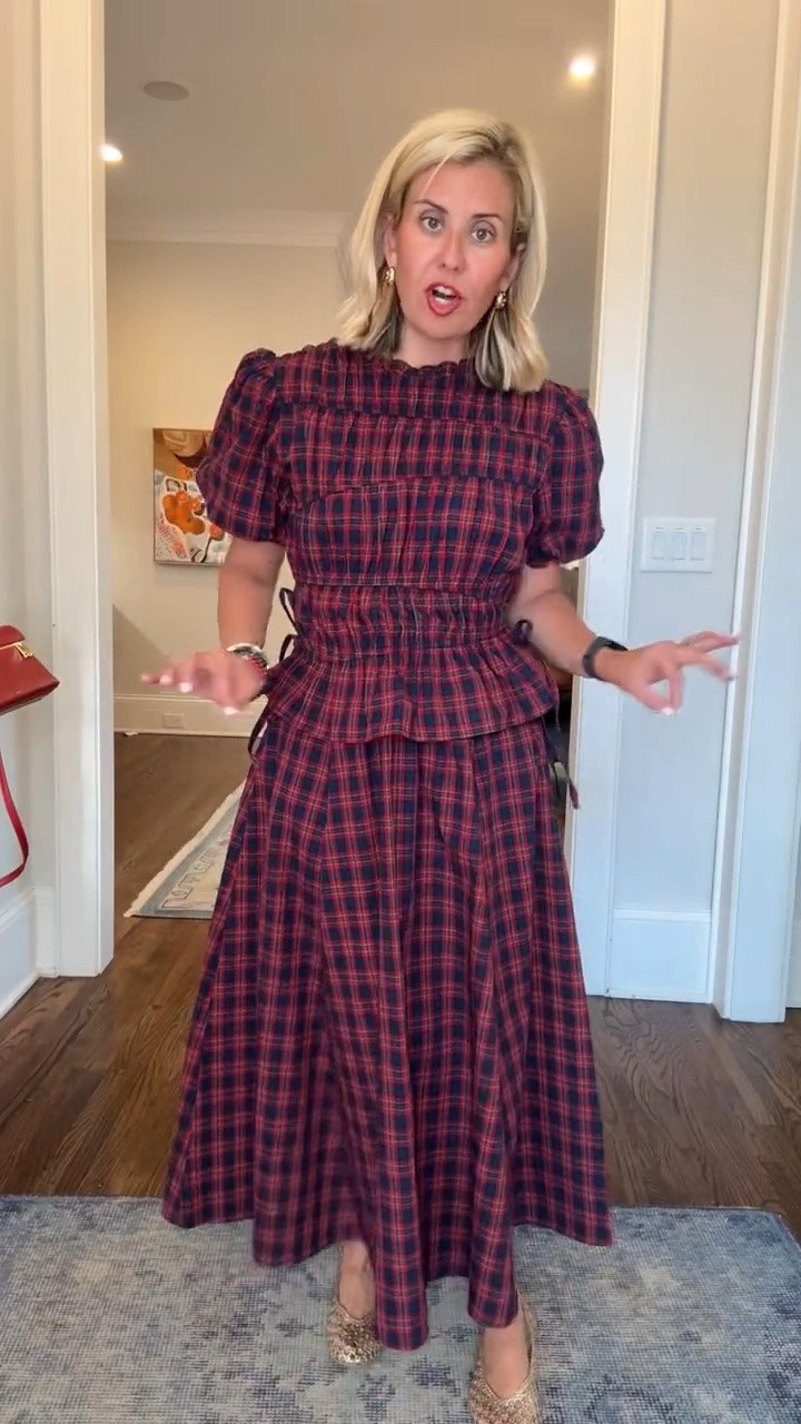 The most adorable set we are styling all the ways! 
@Avara
Red Plaid top - xs 
Red Plaid Skirt - small 

*Code mixandmatch15 for 15% off 1st order at Avara