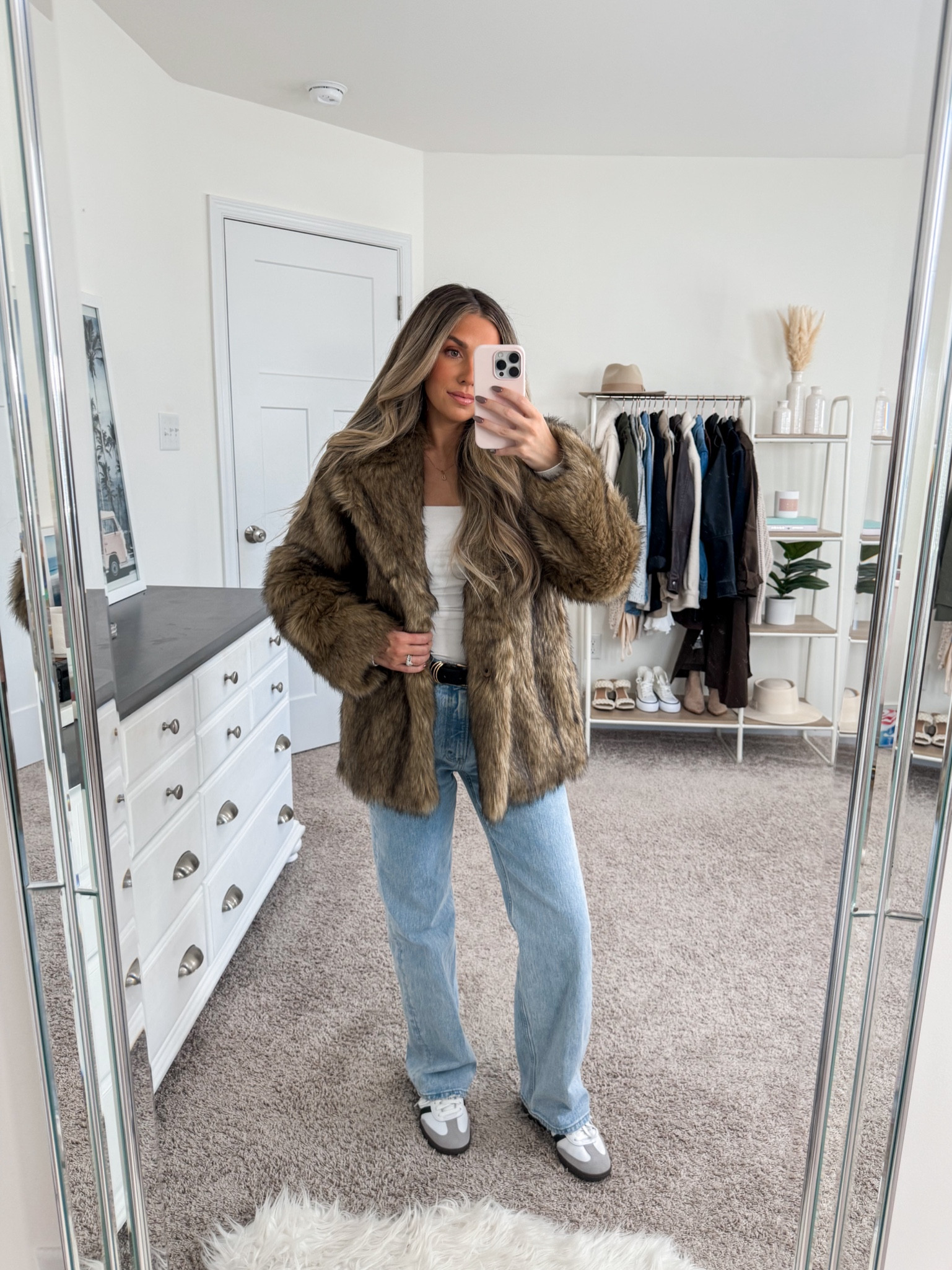 Faux fur coat: xs
Top; xs 
Jeans: 24 short in curve love 
Adidas sambas: sized down 1/2 size 

#LTKFindsUnder100 #LTKSeasonal #LTKCyberWeek