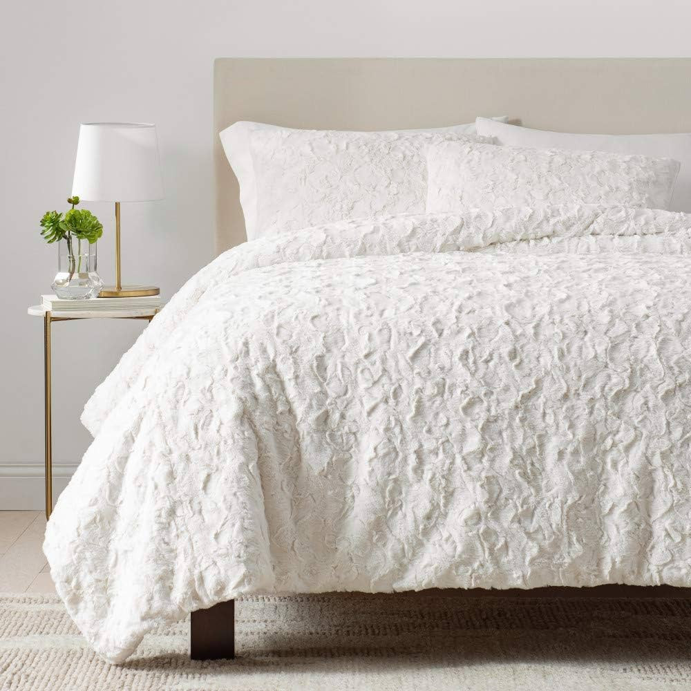 UGG 12626 Adalee Full-Queen 3-Piece Comforter Set Plush Soft Cozy Comfortable Faux Fur Luxurious ... | Amazon (US)