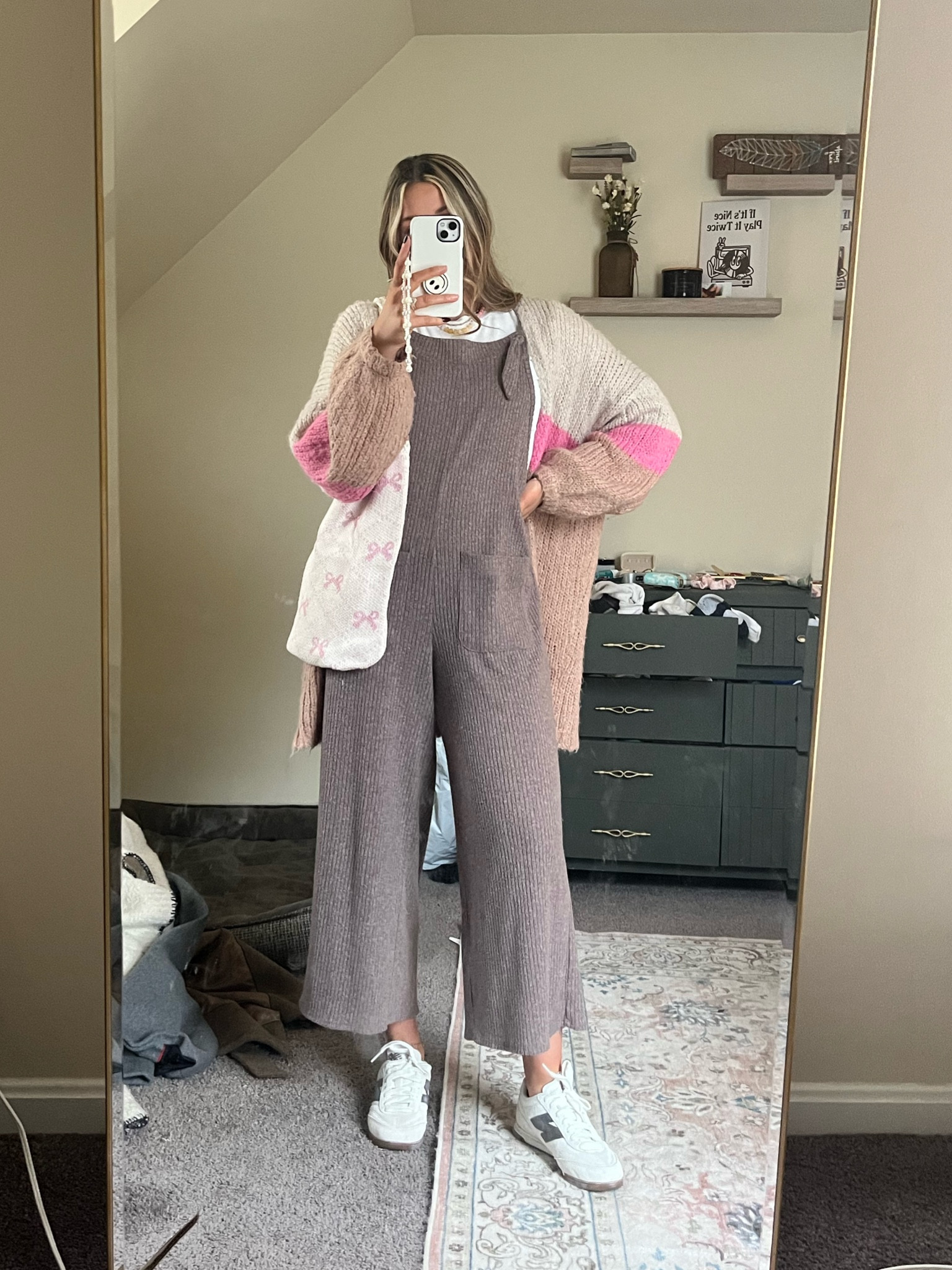 Pop of pink! 🤎💕

#ValentinesDayLook #GalentinesDayOutfit #ValentinesDayAccessories #WinterStyle #CozyVibes  #WinterOutfit  #WinterWardrobe  #LayerUp  #WinterCozy  