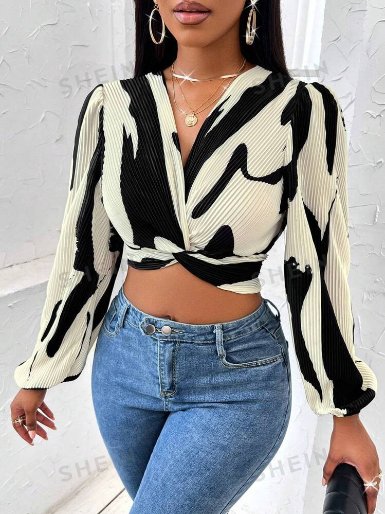 SOLERSUN Graphic Print Twist Front Crop Blouse | SHEIN