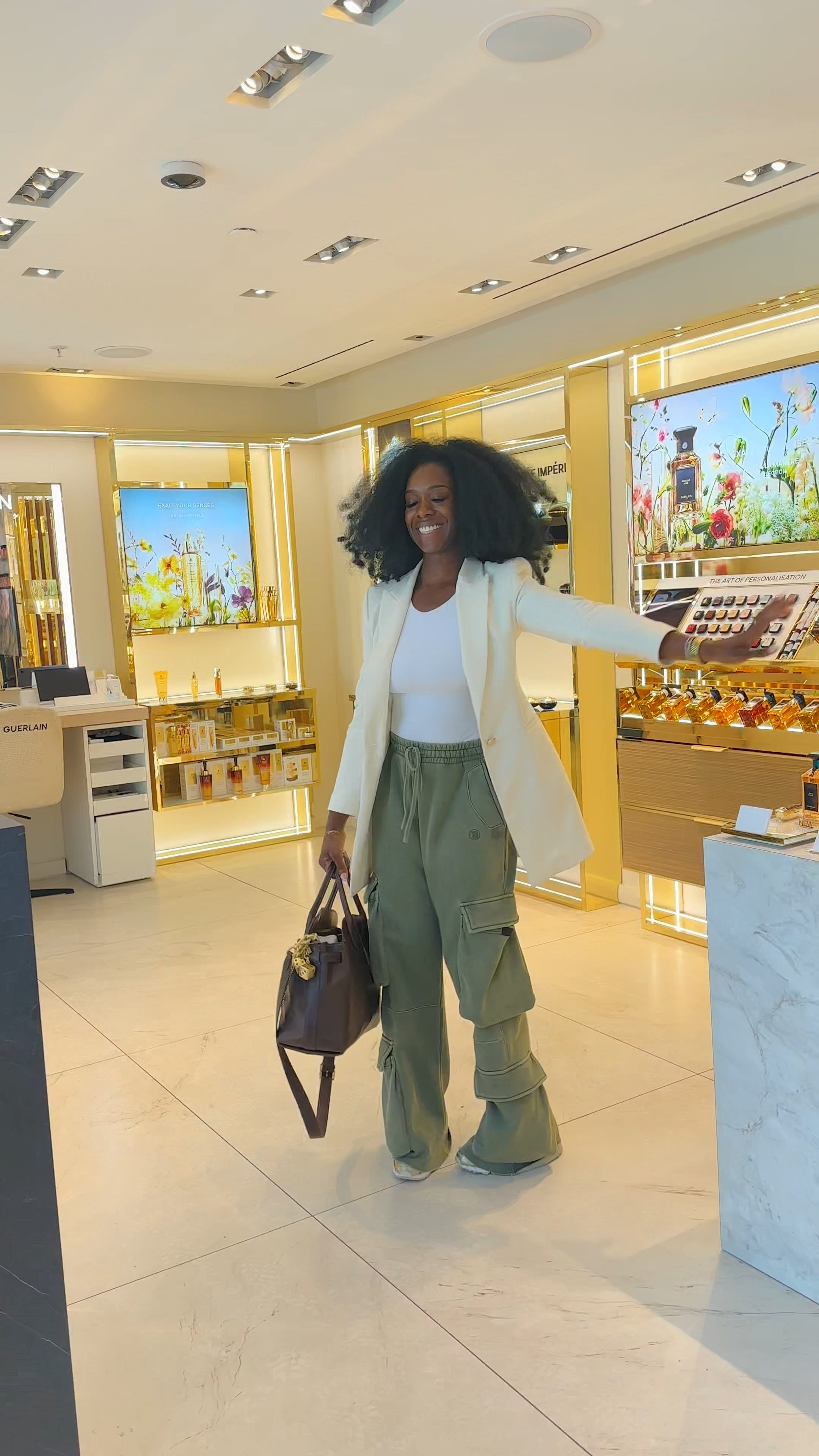 When mama finds her signature scent in another country. A lil retail therapy never hurt nobody. 

 

#LTKStyleTip #LTKTravel #LTKFamily