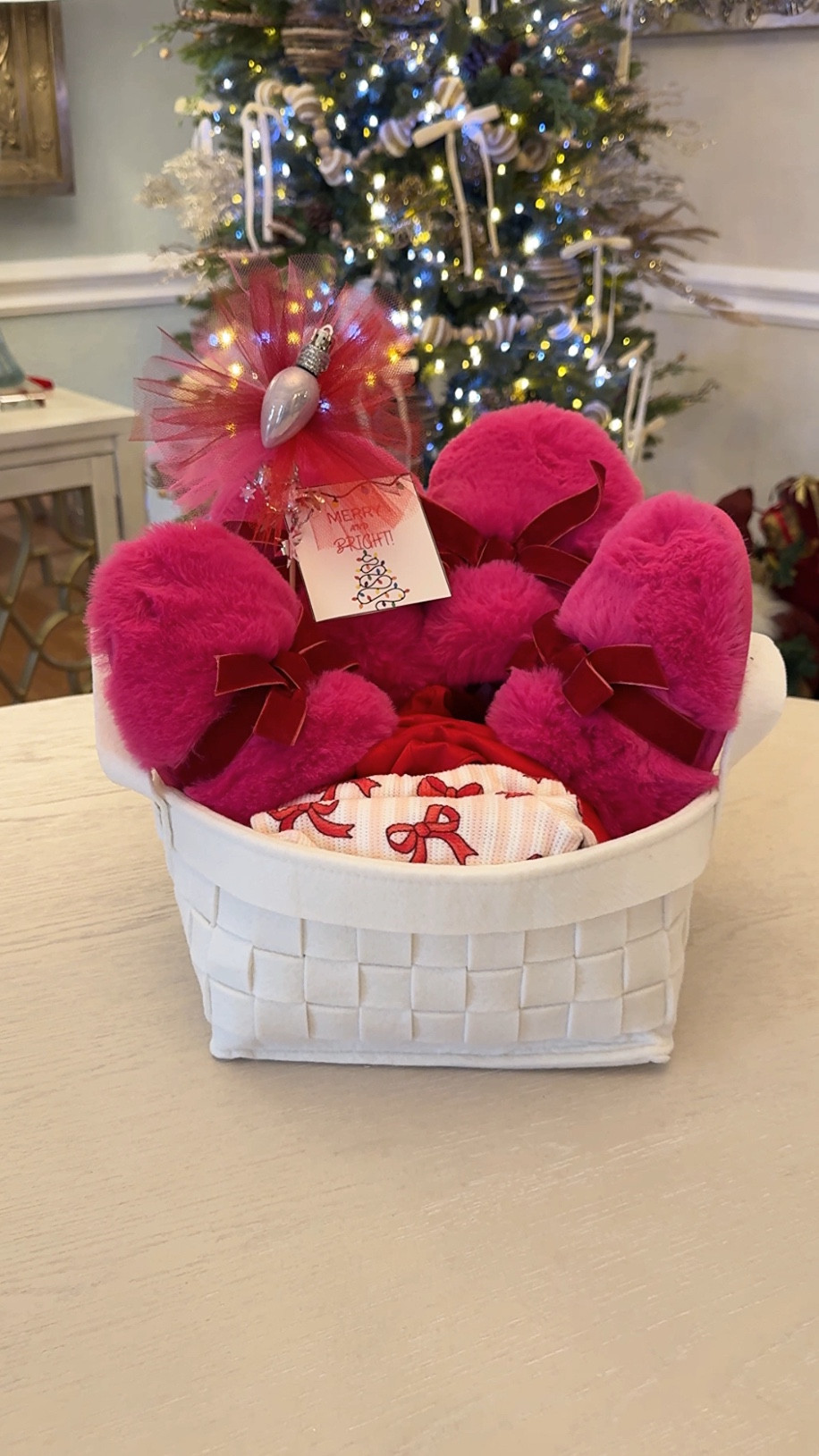 Matching Christmas PJs is one of my favorite mommy-and-me traditions… and this year I made a little gift moment for my daughter and granddaughter before our annual Christmas light drive. 🎄✨



#mommyandme #christmaspjs #matchingpjs #familytraditions #christmastradition #giftideas2025 #christmasgiftideas #diygiftideas #holidaygiftideas #christmaslights #festivefinds 

#LTKHoliday #LTKmomlife #LTKGiftGuide