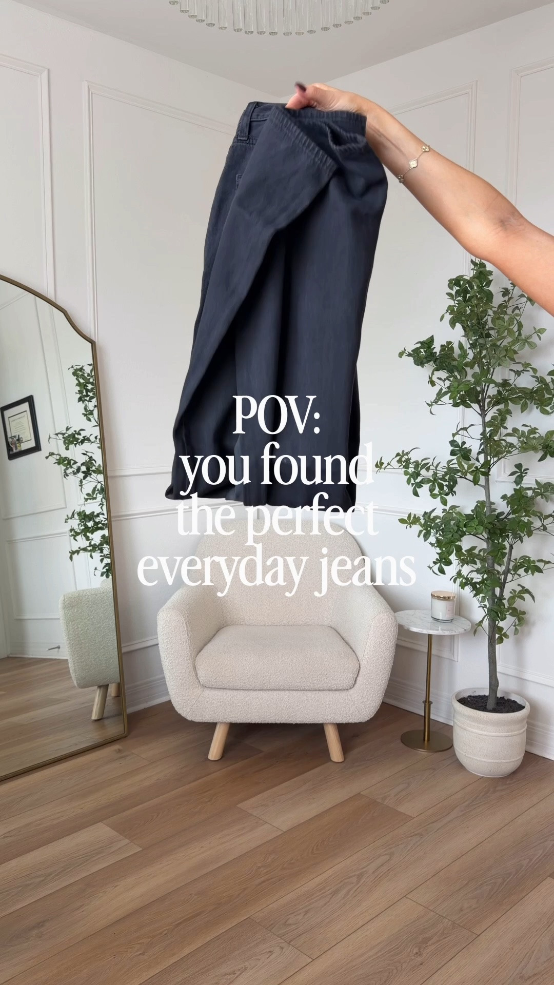 The best everyday jeans @levi !! Currently 30% off! This is the “None Your Business” wash in size 27x34!

#LTKootd #LTKgrwm #LTKSaleAlert