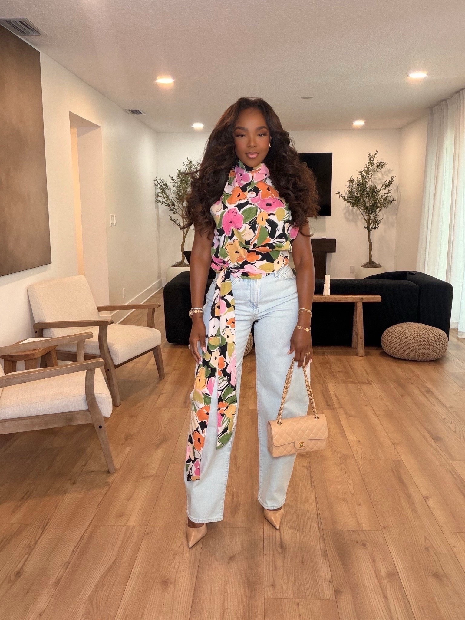 Hi babes!

This church OOTD is that perfect mix of polished and feminine — the floral top adds such a pretty statement moment while the light wash denim keeps it easy and wearable.

Where to wear this:
Church
Brunch
Daytime events
Spring outings

I love outfits like this because every piece can be styled so many different ways — so your cost per wear drops fast while still looking put together every time.

Everything is linked below

xx Kira | Kira’s Fashion Finds

34D - 27 - 40 | size small or 4