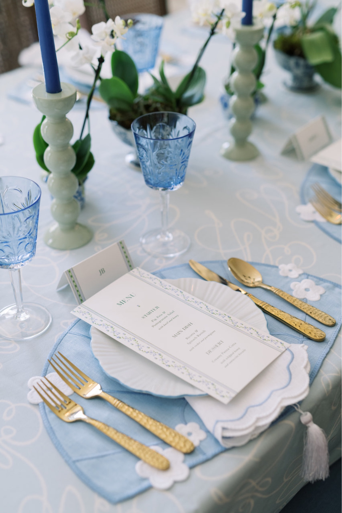 Blue and white tablescape 🤍

#LTKhome #LTKunder100 #LTKstyletip