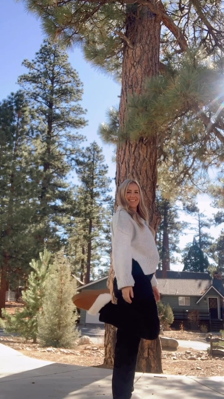 ~Thanksgiving in Big Bear~
Cozy Cabin Outfit 

#targetwildfablejeans
#amazonslippers
#ugglookalike


#LTKSeasonal #LTKHoliday #LTKOver40