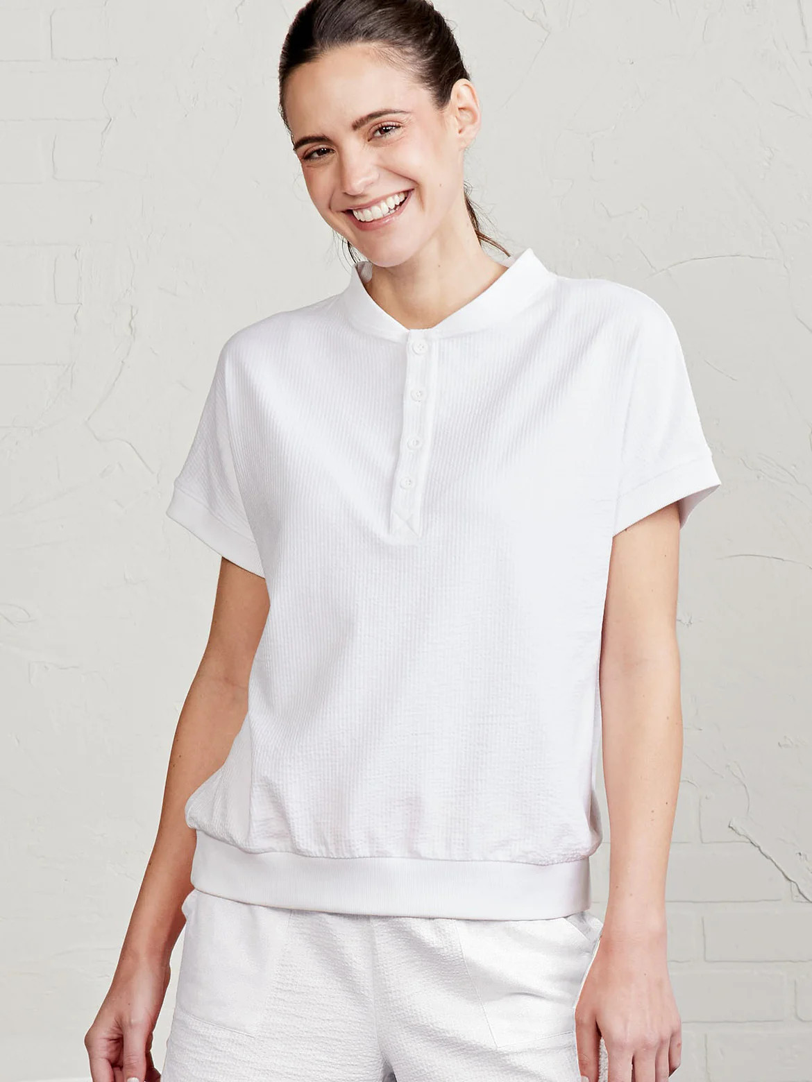 Villa Knit Seersucker Short Sleeve Henley | tasc Performance