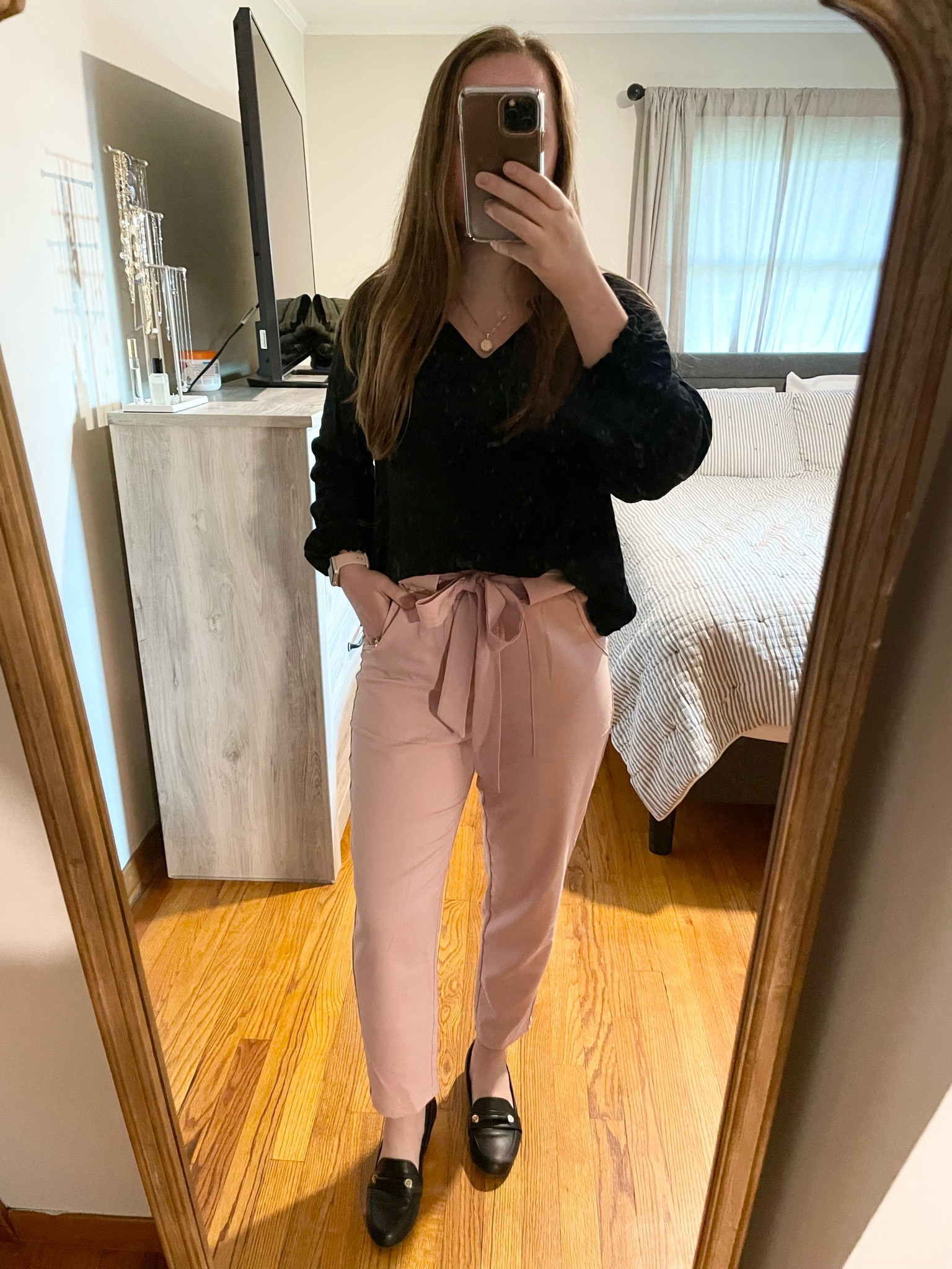 Super comfy workwear outfit, might as well be wearing sweats🤩 pants and shoes are on sale🫶🏼

#LTKworkwear #LTKfit #LTKFind