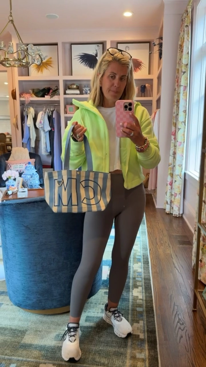 How cute is my new tote from Baublebar? This is the size small and I’m obsessed!! 
Tops & jacket - xs 
Leggings - 7/8 small

#LTKdayinmylife #LTKmomlife #LTKSaleAlert