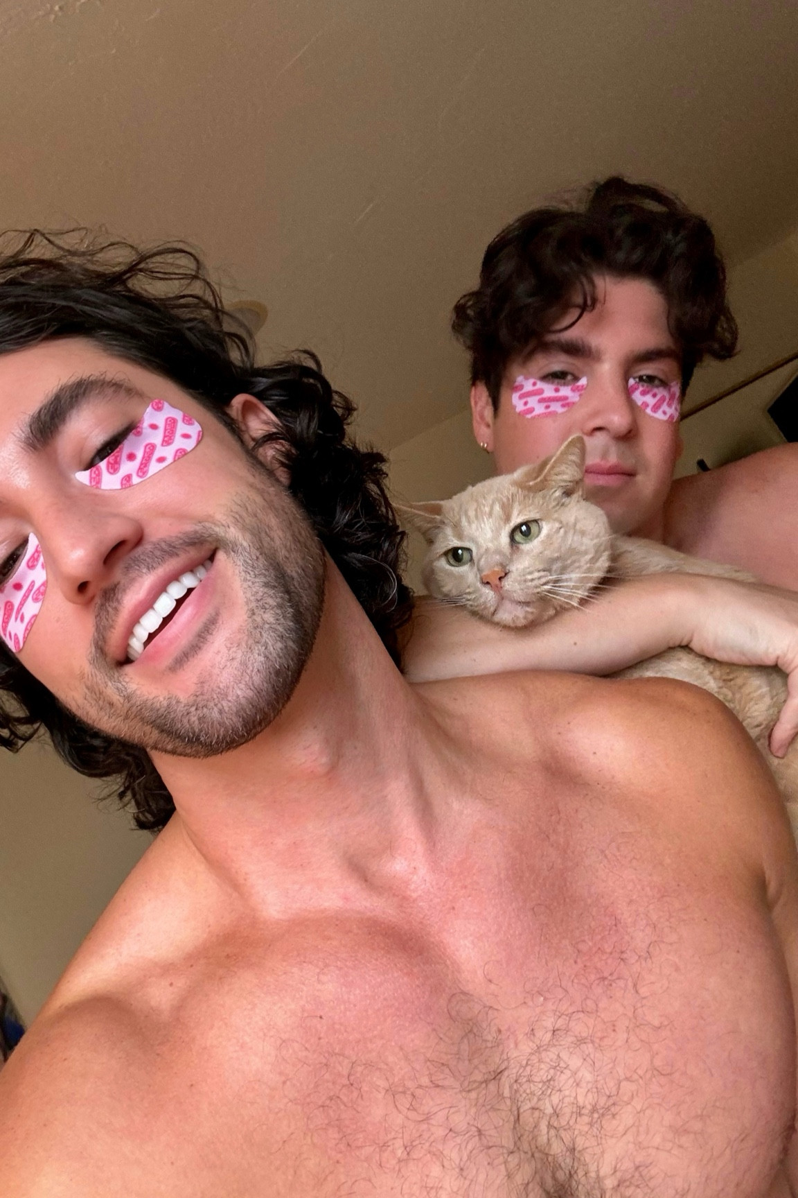 Let’s face it, not all eye masks are created equal. And most barely stay on! But, some are worth it. These eye masks from Topicals actually stay put AND depuff. Here’s a solid list of all the eye masks we *actually* approve of.

#LTKFindsUnder50 #LTKBeauty