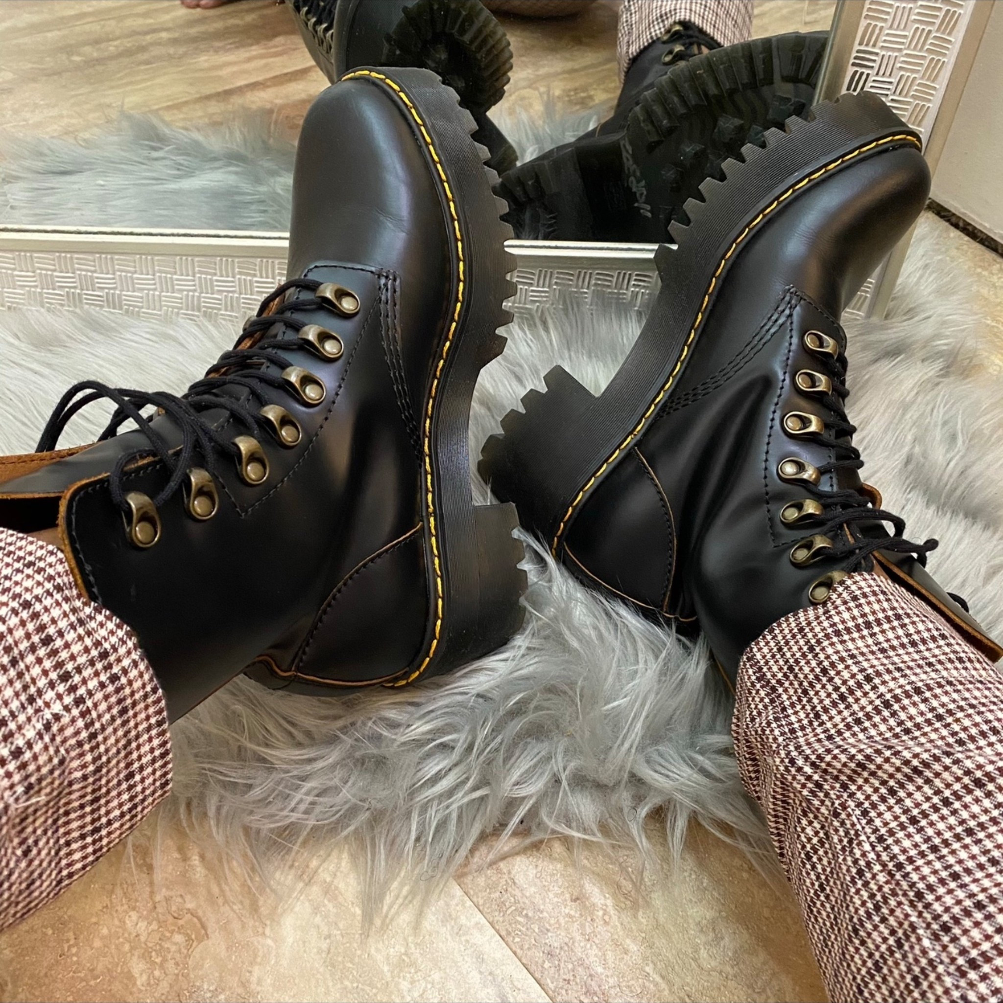 I love a Dr. Marten boot in the winter time 🧊 