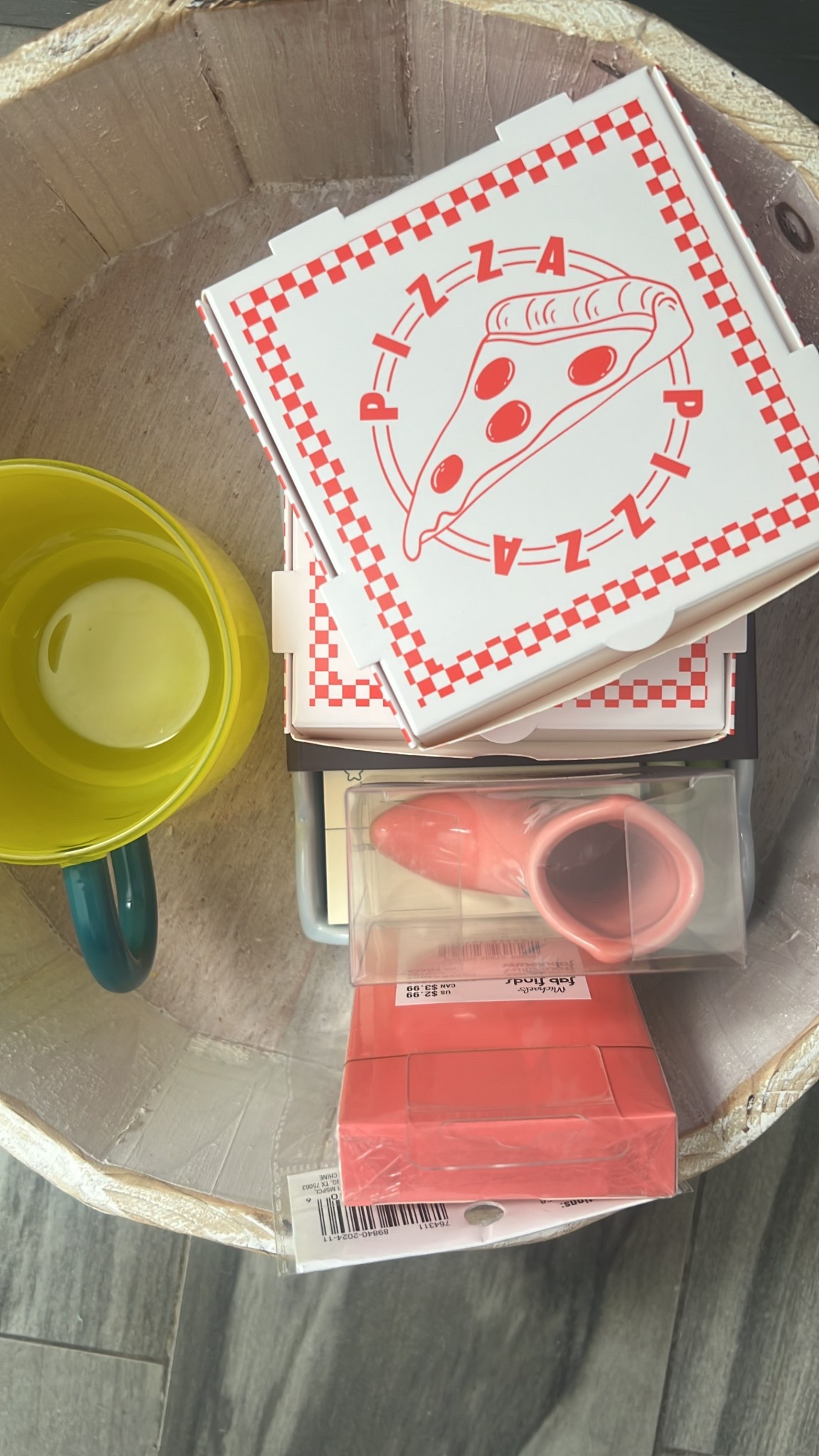 Serving up a slice of cuteness! These mini pizza boxes from Target make the perfect treat boxes for your next themed gathering. Makes the perfect cookie box and even comes with an insert 😍

#LTKKids #LTKStyleTip #LTKParties